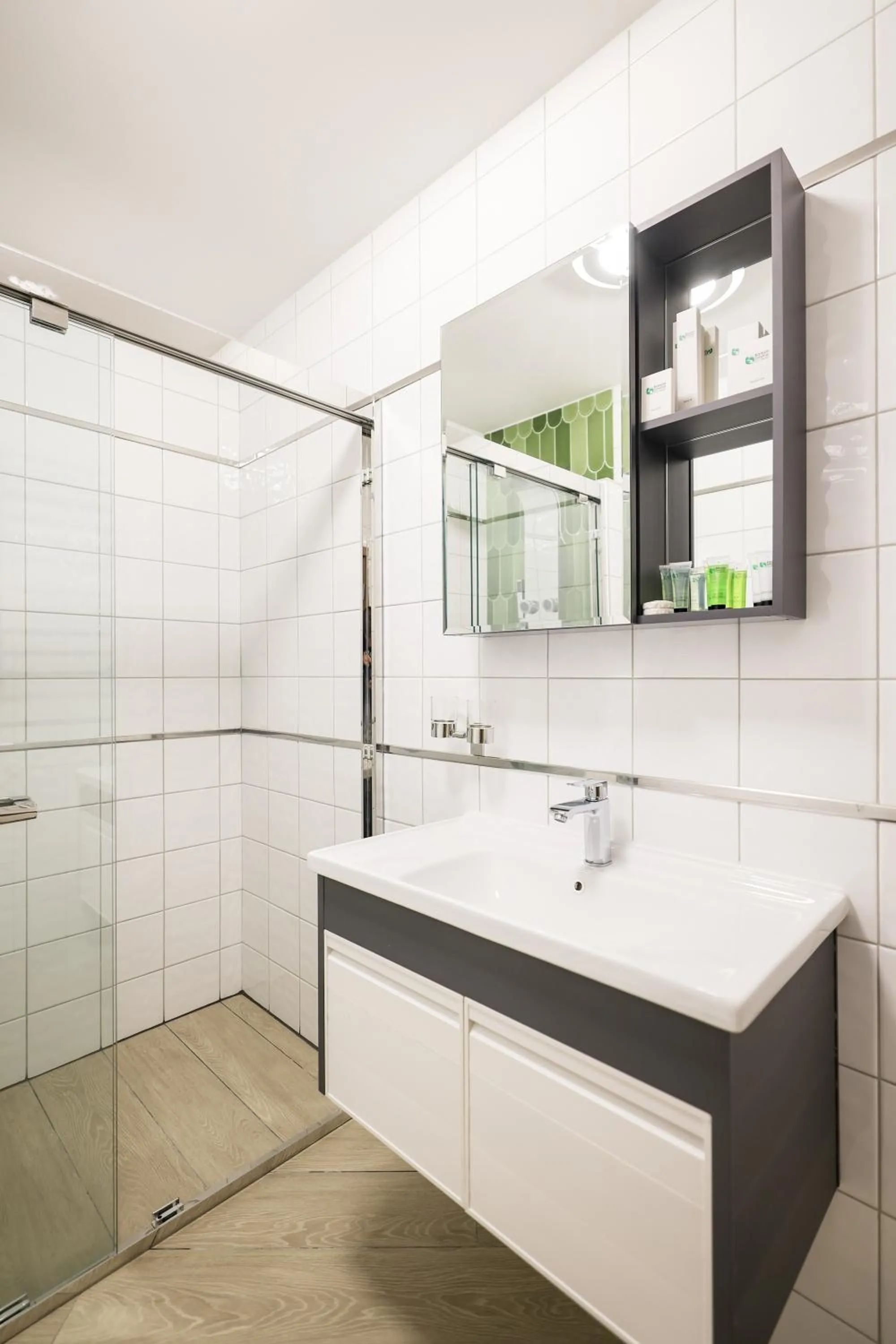 Shower in Hotel Kanjon Zrmanje