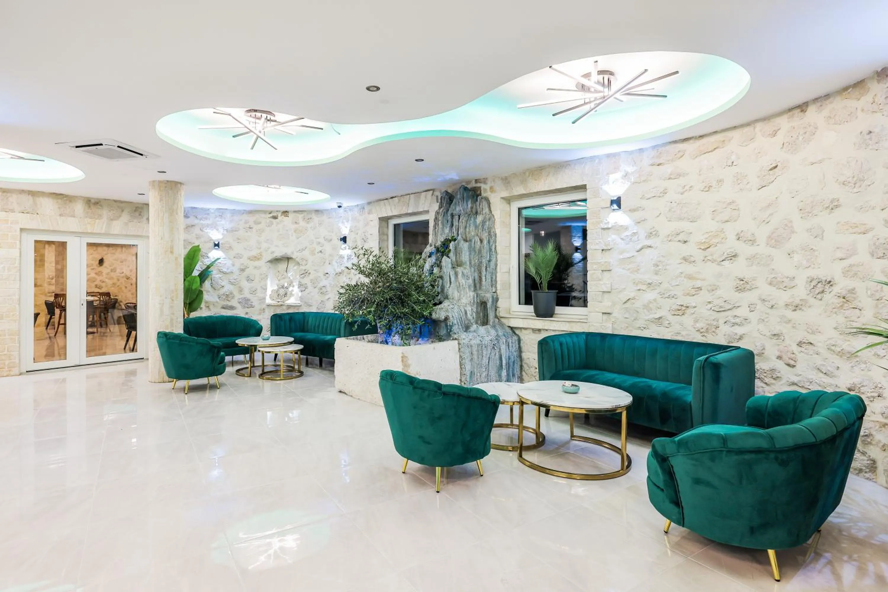 Living room in Hotel Kanjon Zrmanje