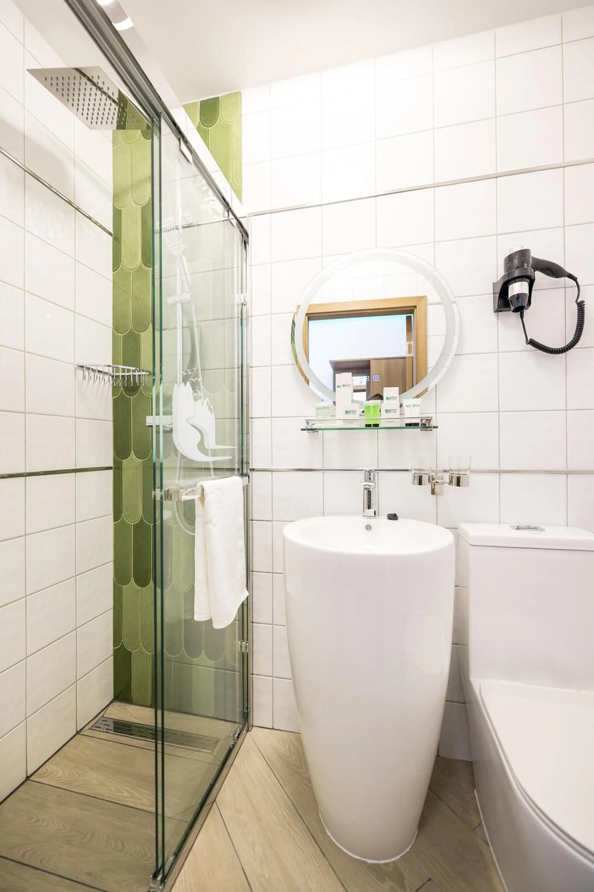 Shower in Hotel Kanjon Zrmanje