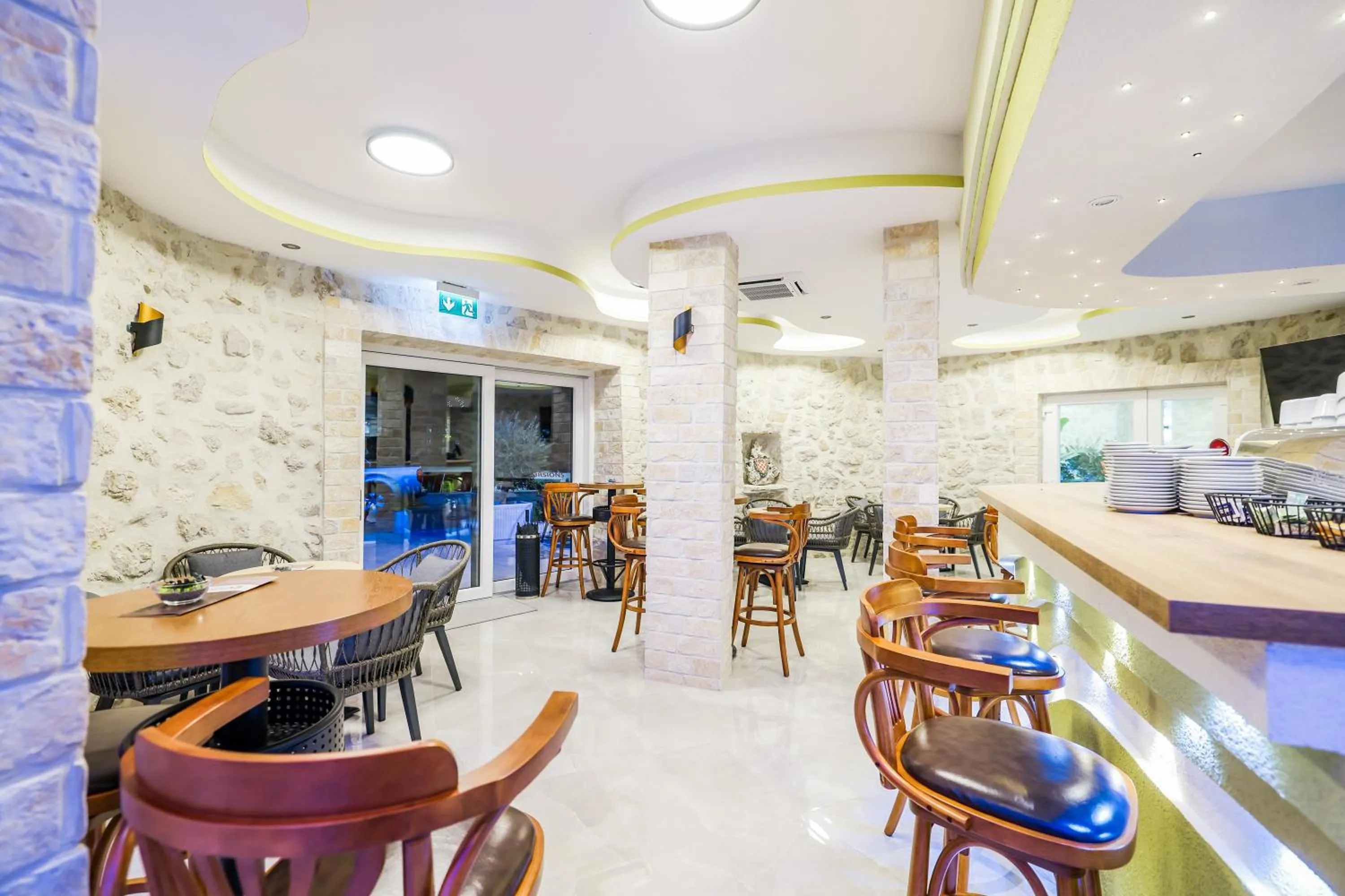 Lounge or bar in Hotel Kanjon Zrmanje