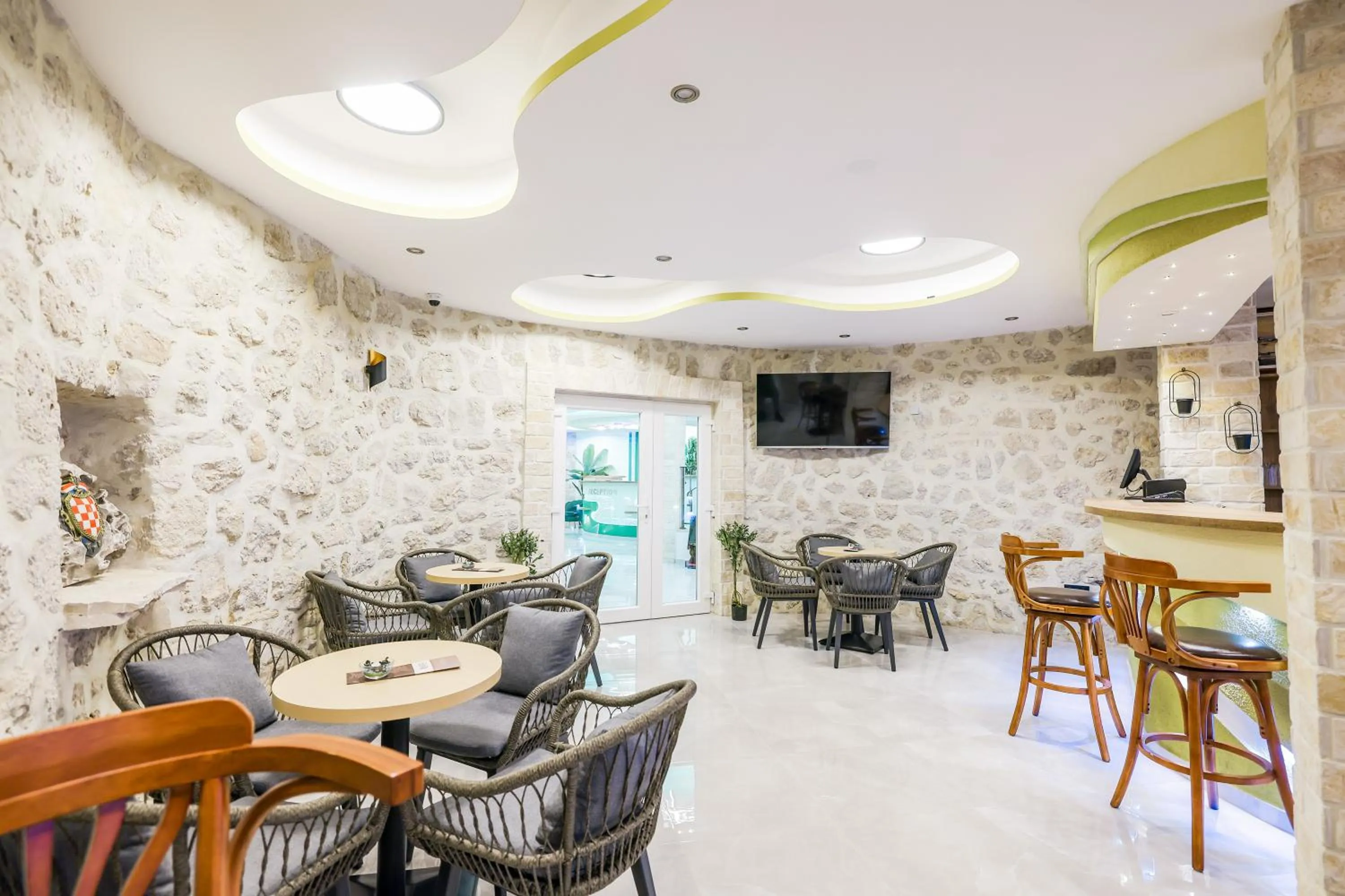 TV and multimedia in Hotel Kanjon Zrmanje