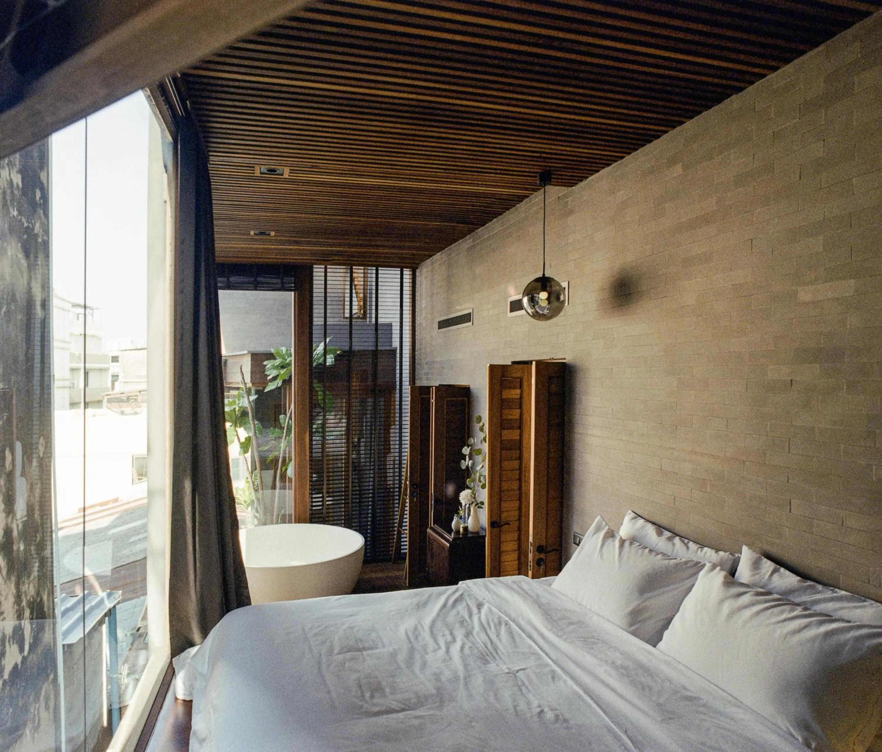 Bed in Na Tanao 1969