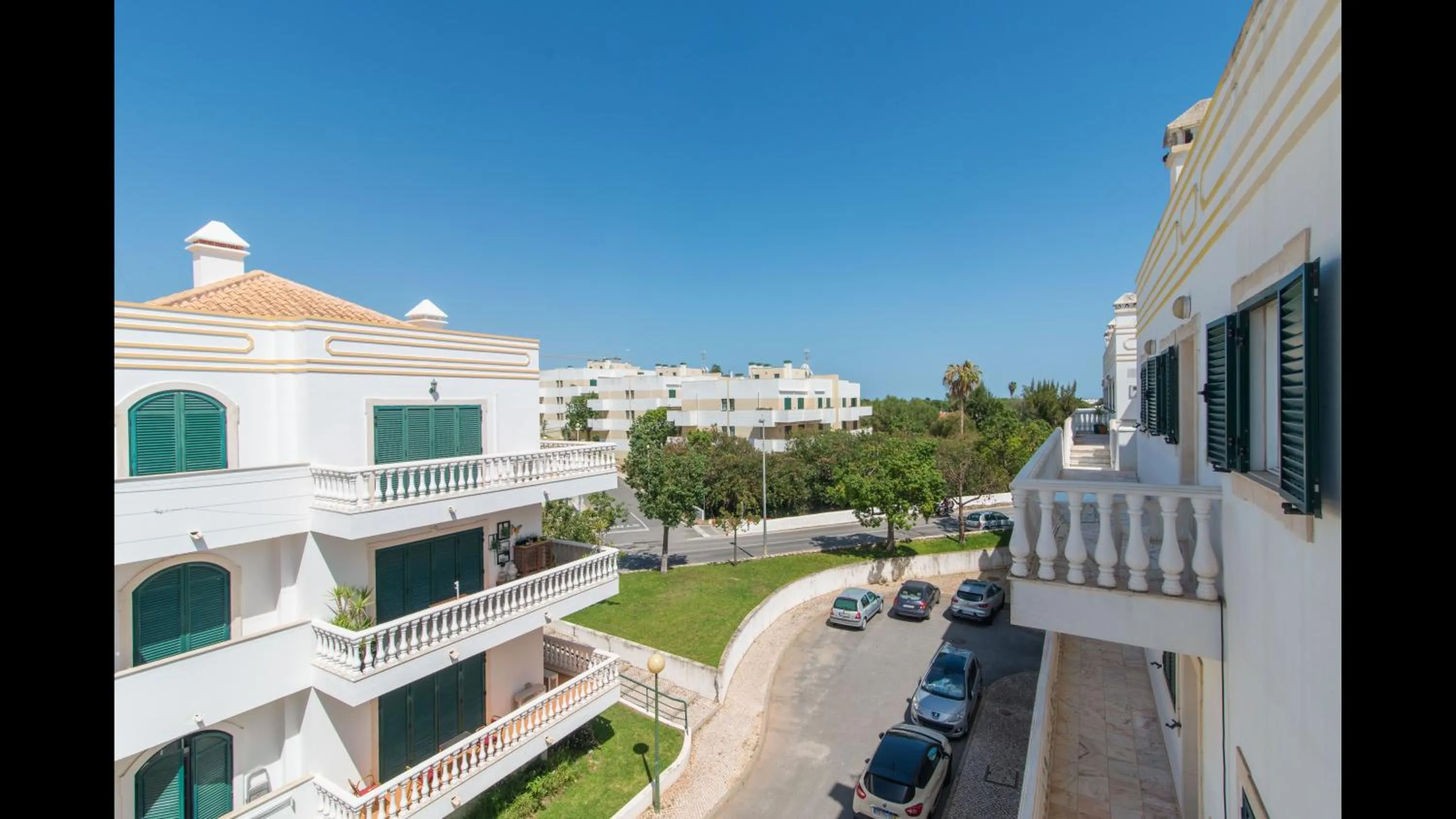 Cabanas T1 Apartment with Balcony BBQ 8min Walk to Beachfront