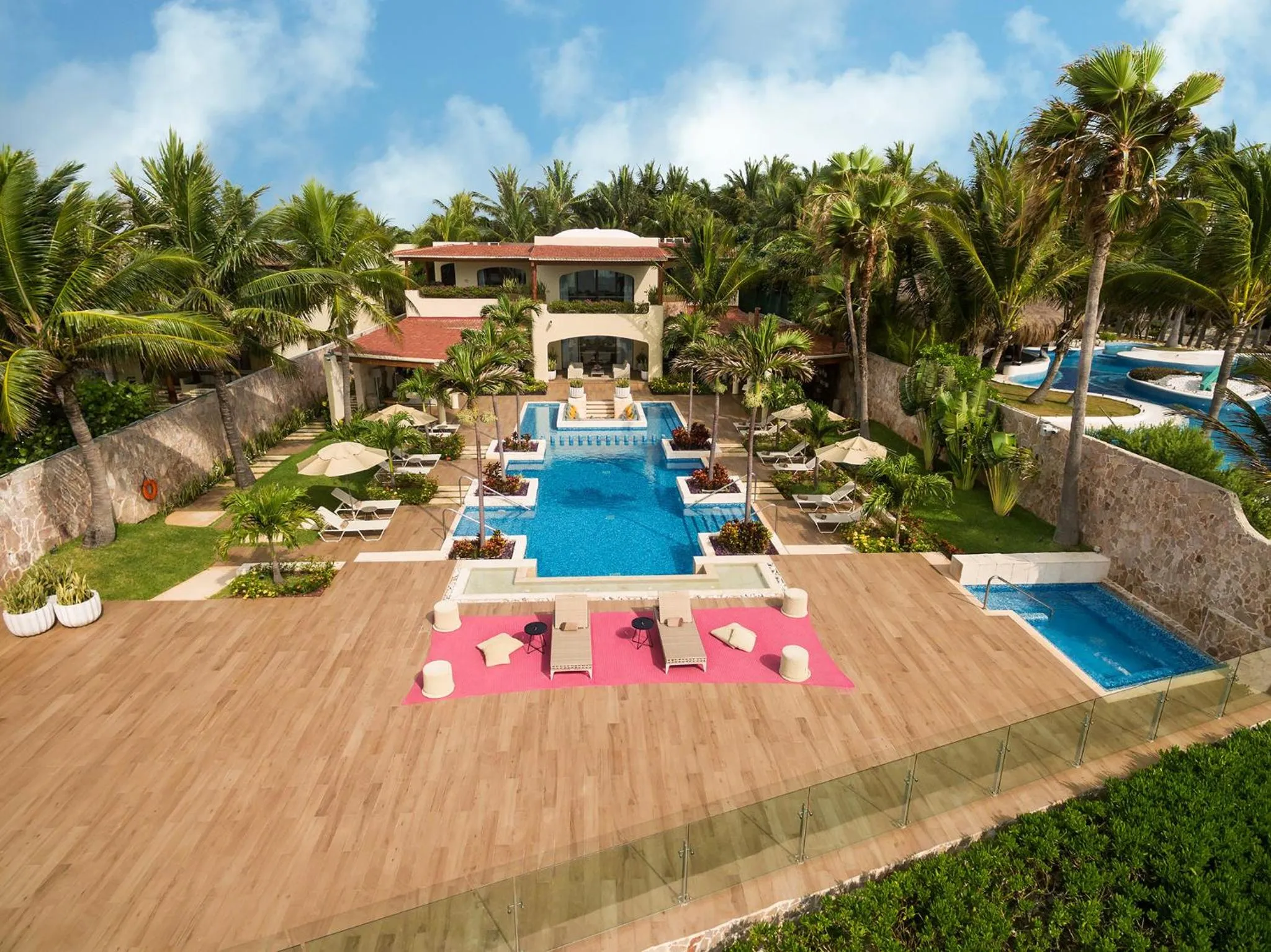 Swimming pool in Azul Villa Casa del Mar - Gourmet All Inclusive by Karisma