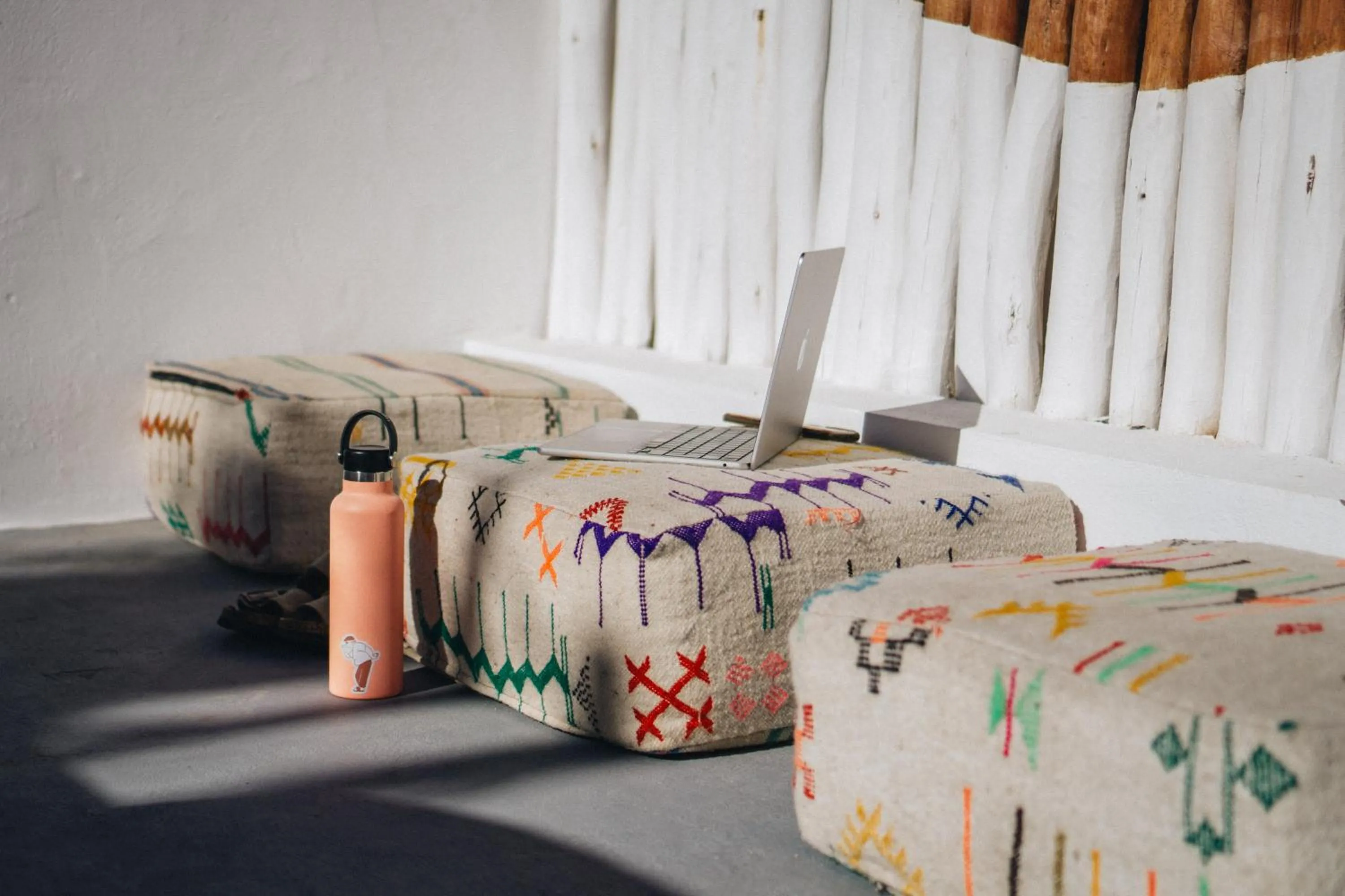 Living room, Bed in La Maison des Vagues