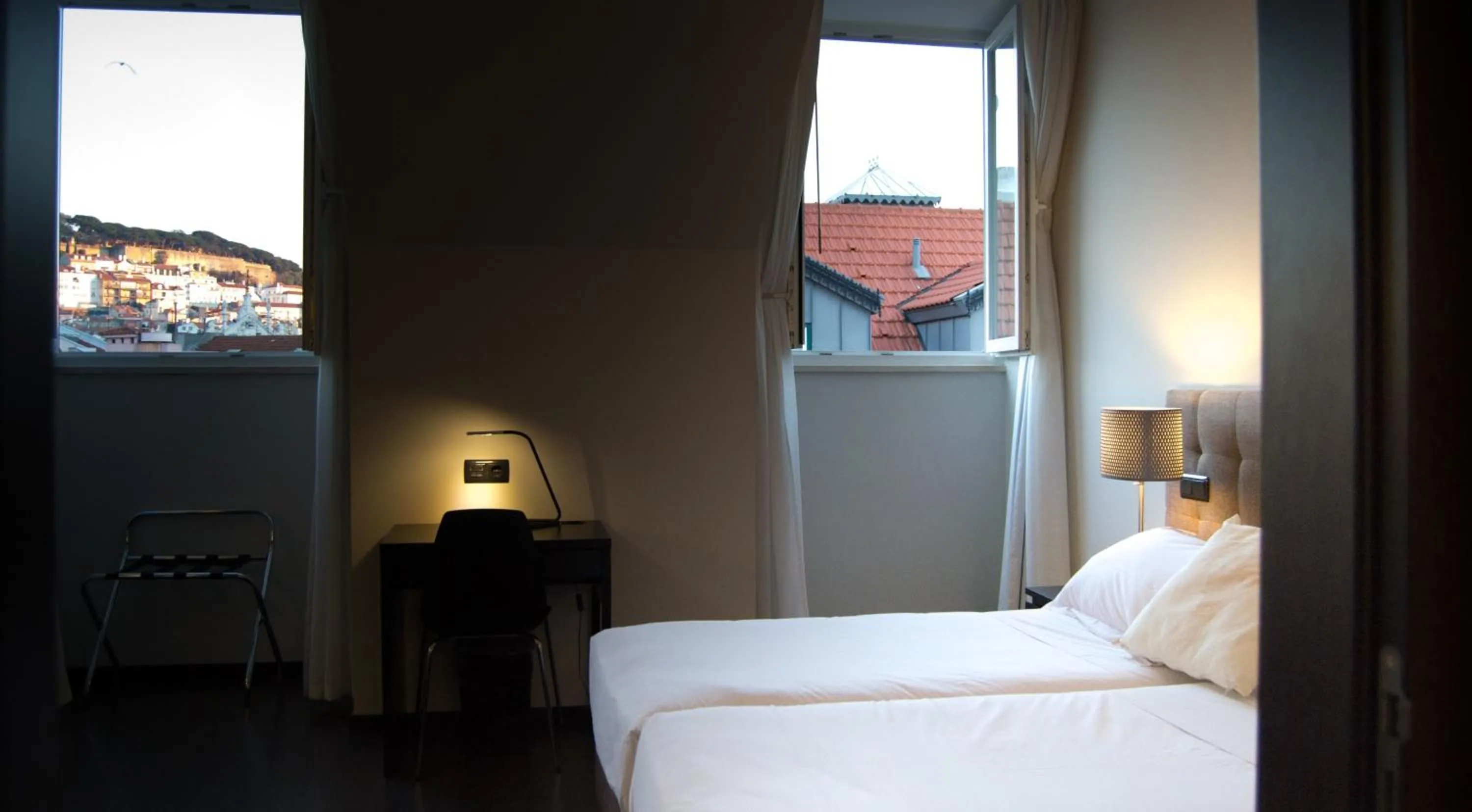 Bedroom, Bed in Rossio Garden Hotel