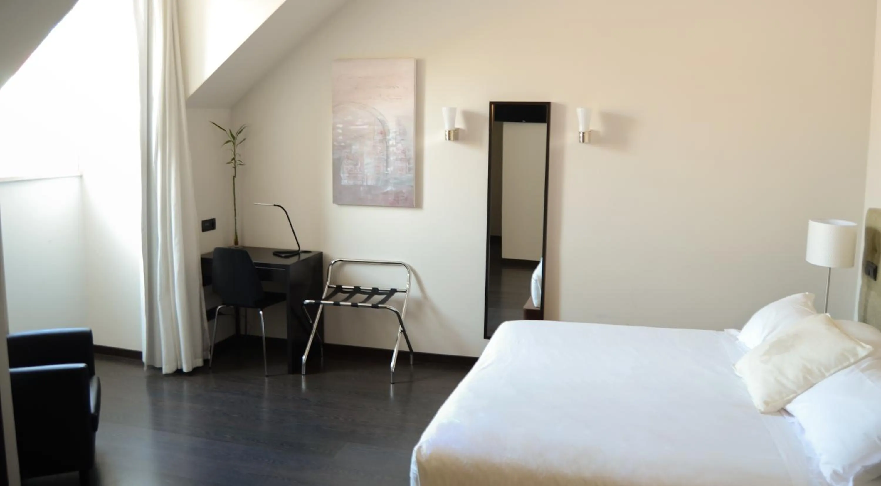 Bedroom, Bed in Rossio Garden Hotel