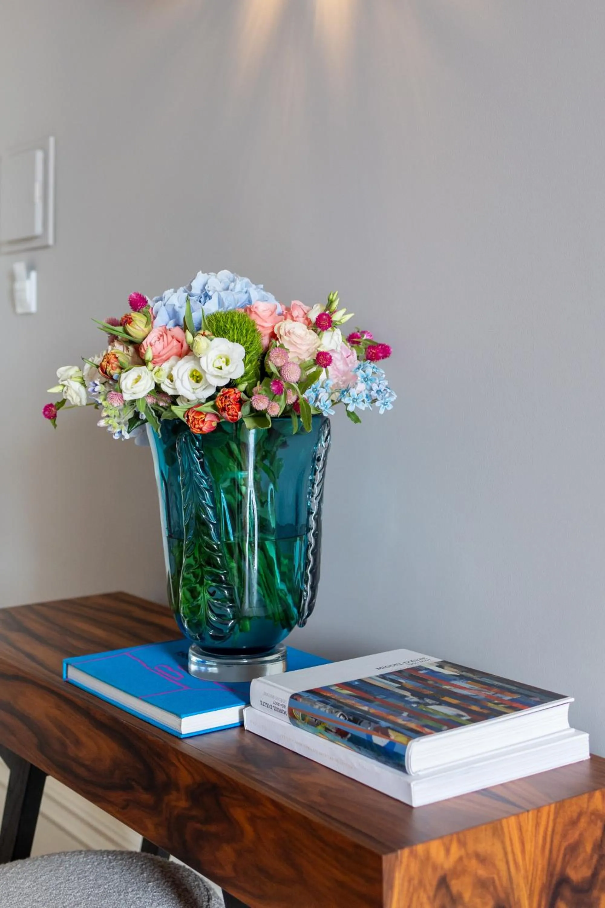 Property building in Maison Bleue