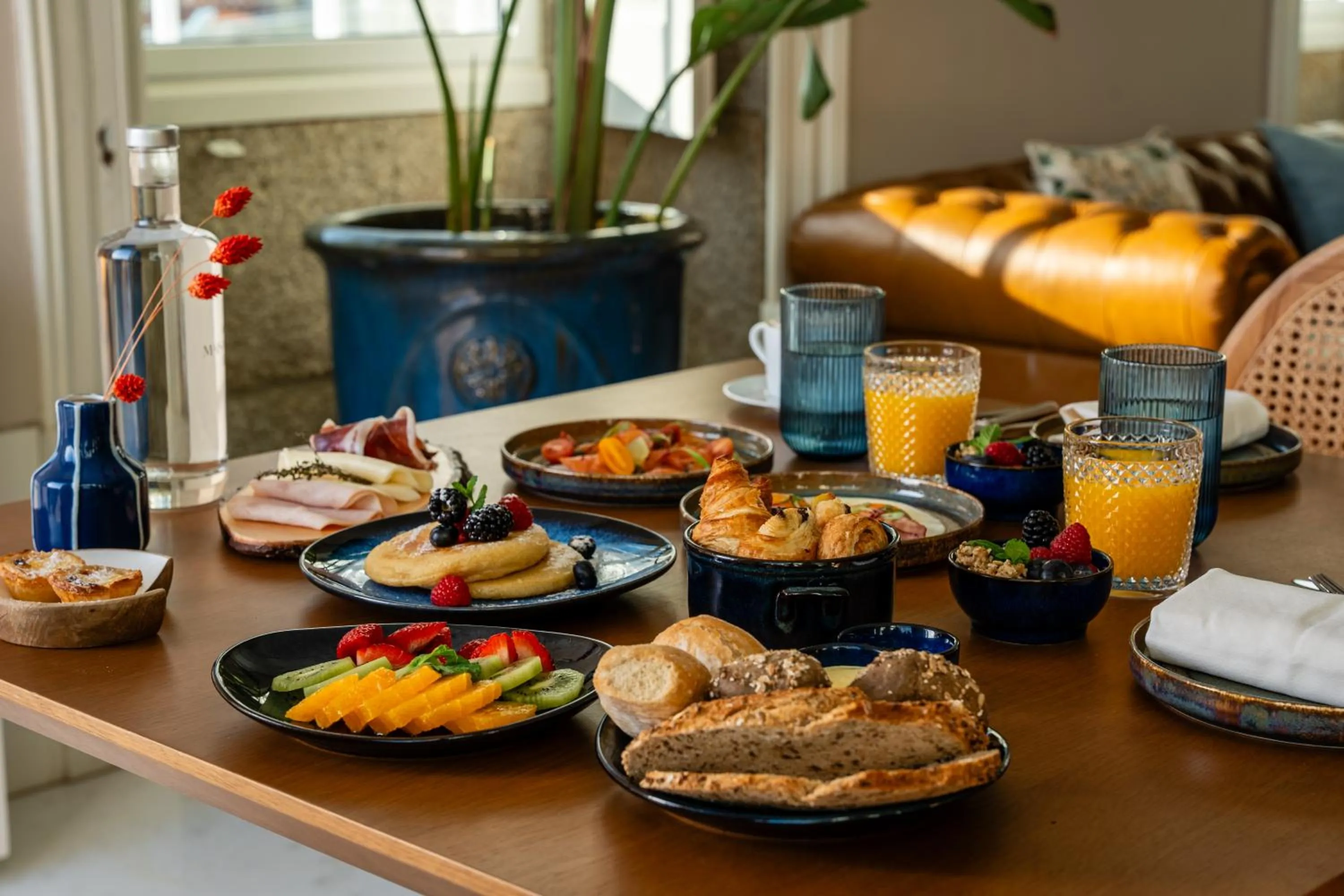 Continental breakfast in Maison Bleue