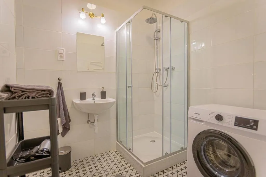 Cute gallery flat in Dob str, Mars