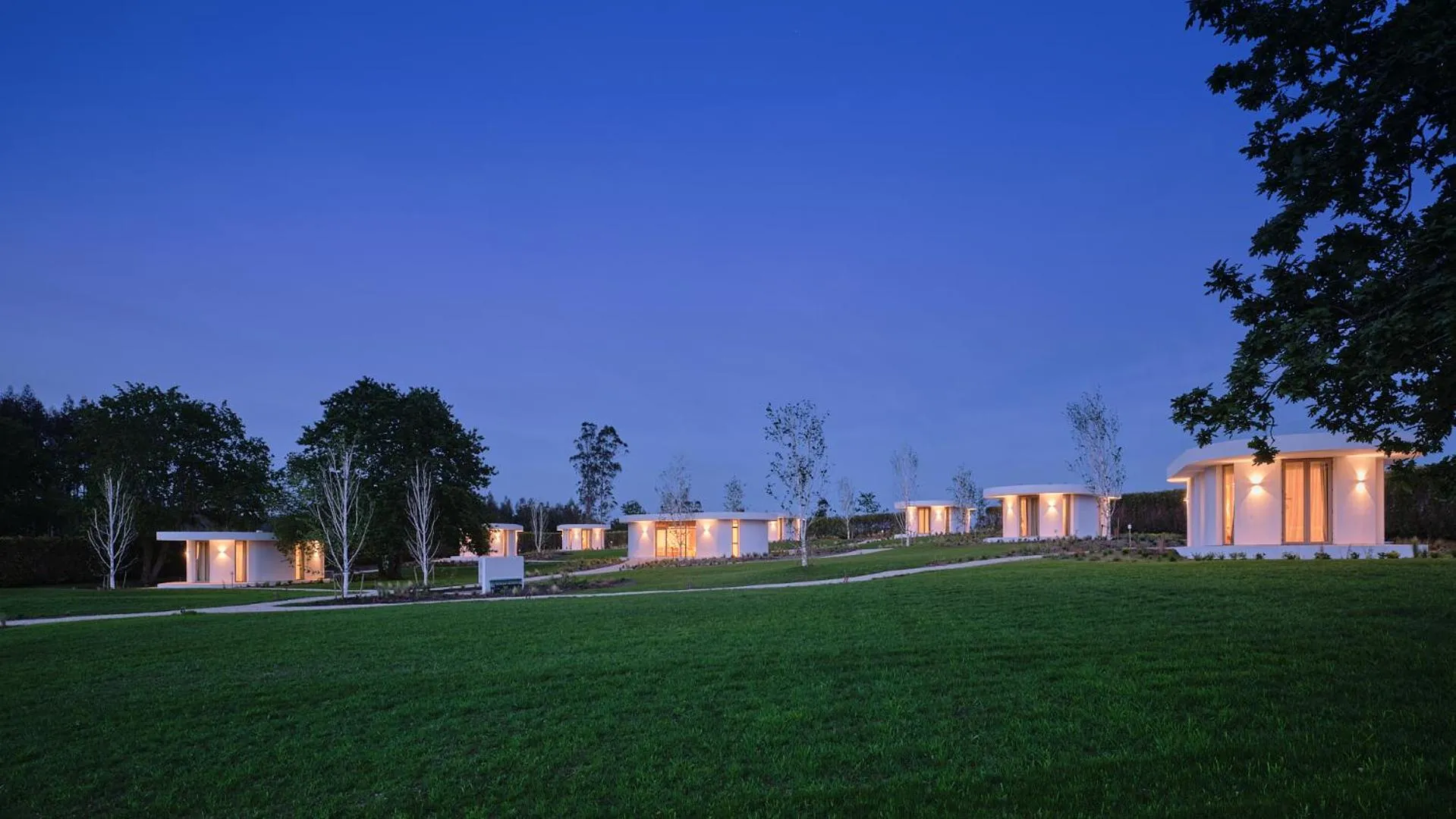 Property building in Retiro Costiña Wellness&villas