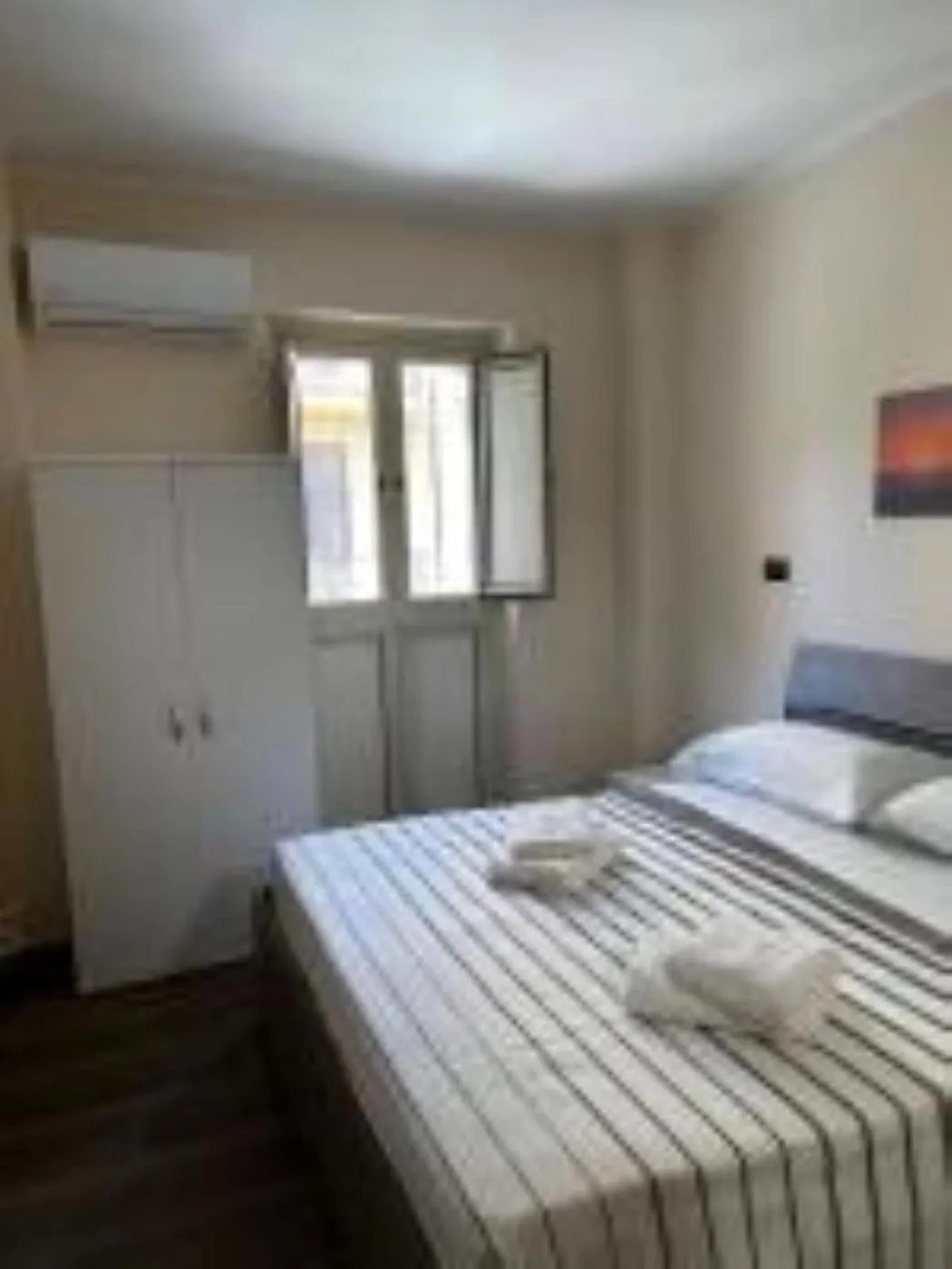 Property building, Bed in B&B Omnia Scilla