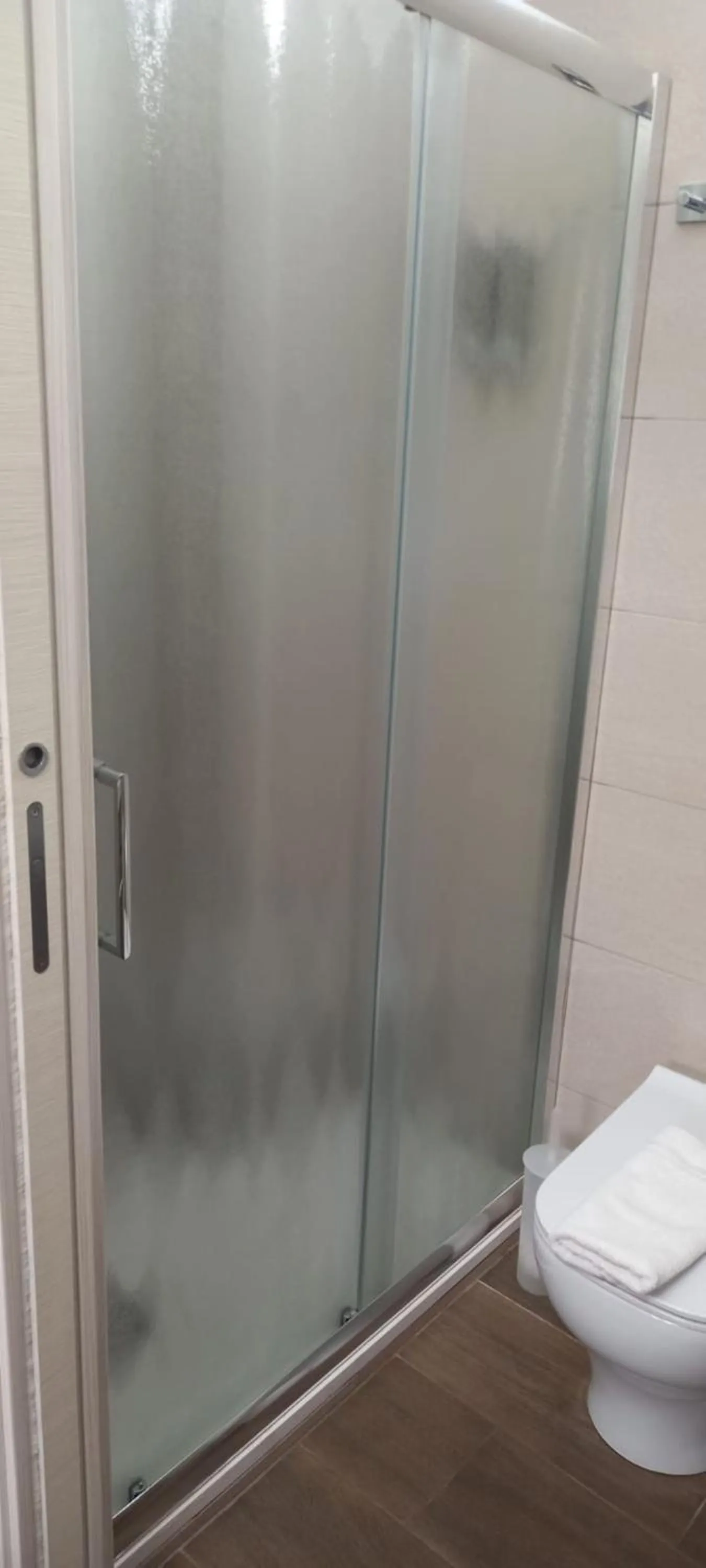 Property building, Bathroom in B&B Omnia Scilla