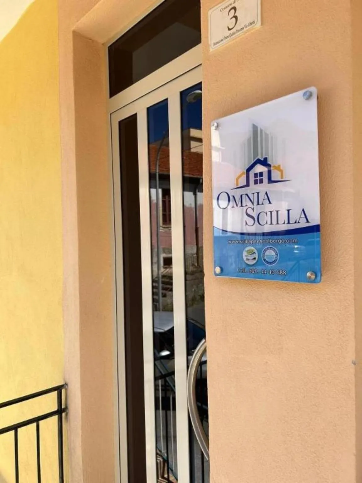 Property building, Property Logo/Sign in B&B Omnia Scilla