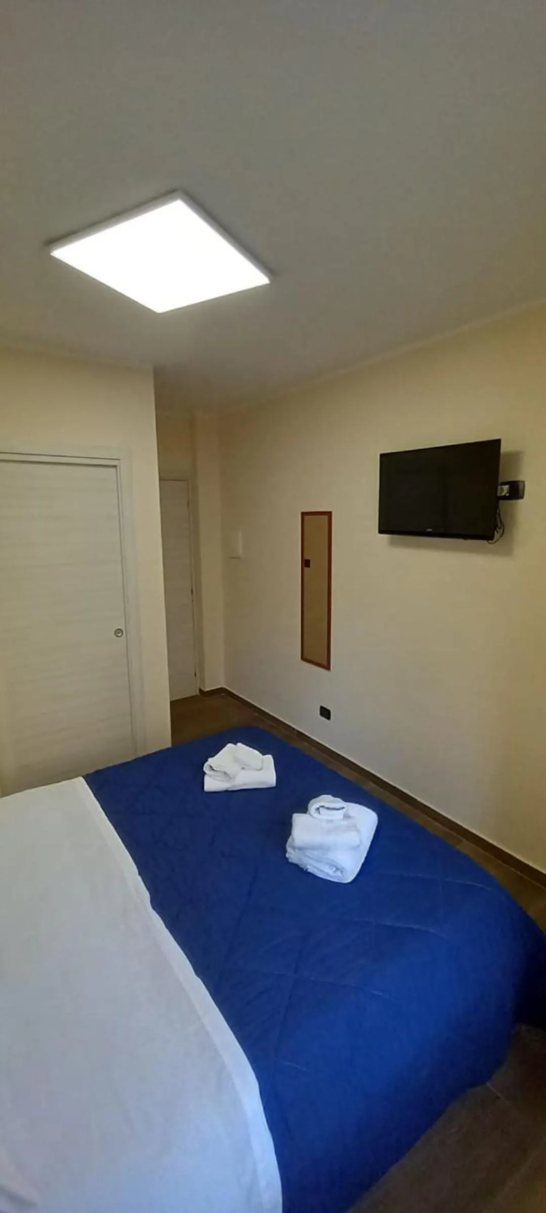 Property building, Bed in B&B Omnia Scilla