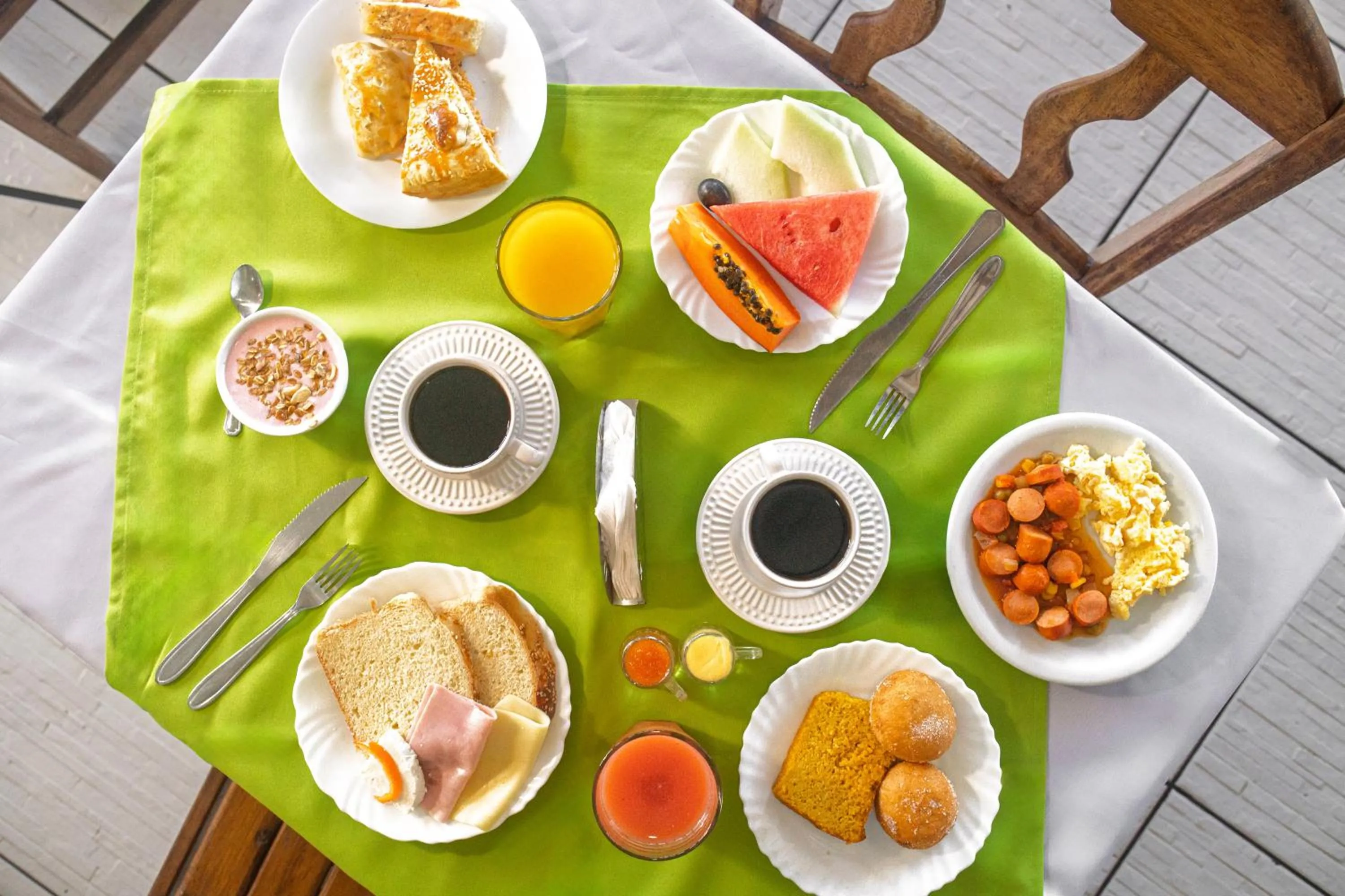 Buffet breakfast in Brisa do Caitá Praia Hotel