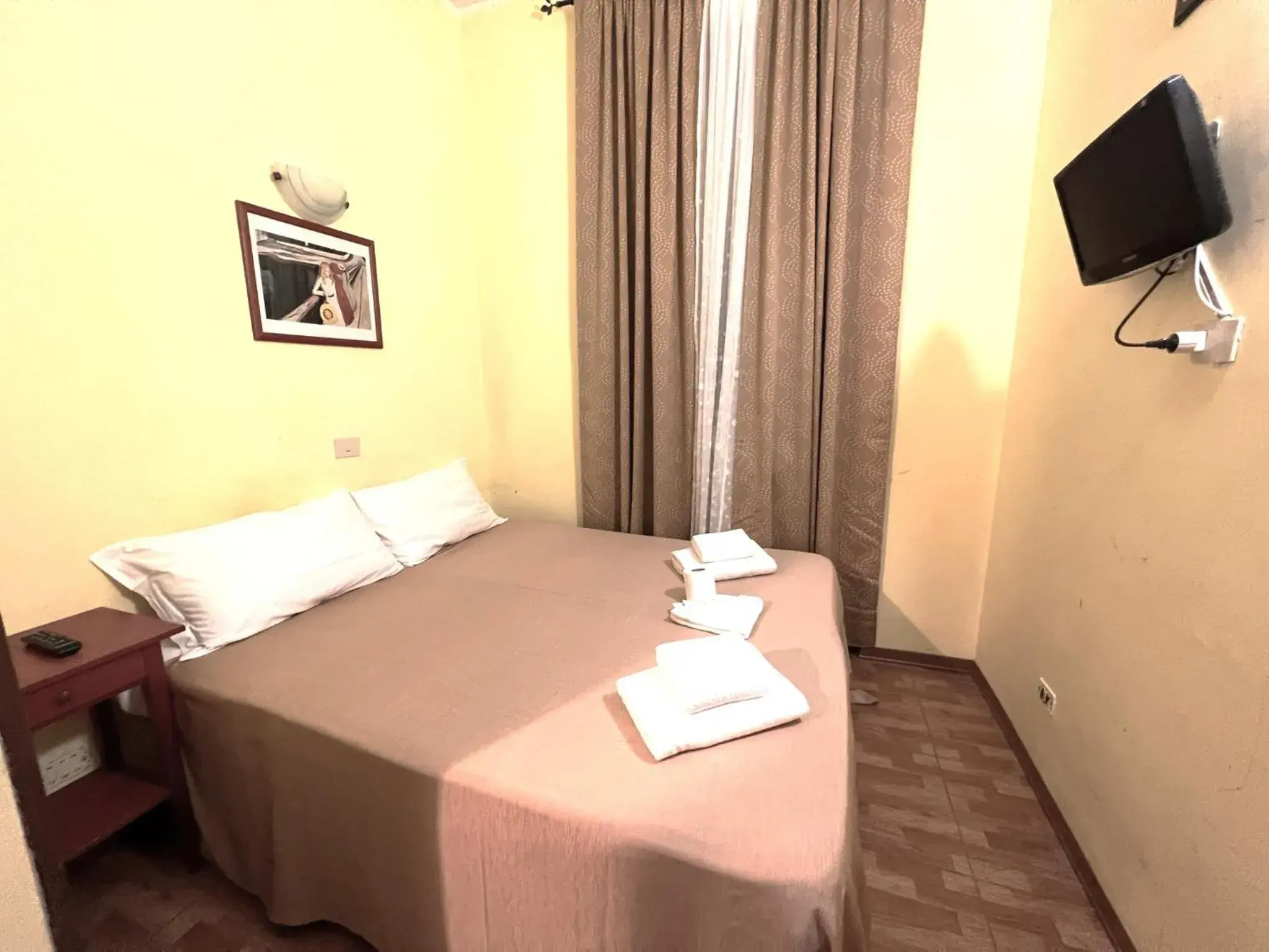 Budget Double Room in Booking Inn Settembre 95 Budget Double Room in Booking Inn Settembre 95