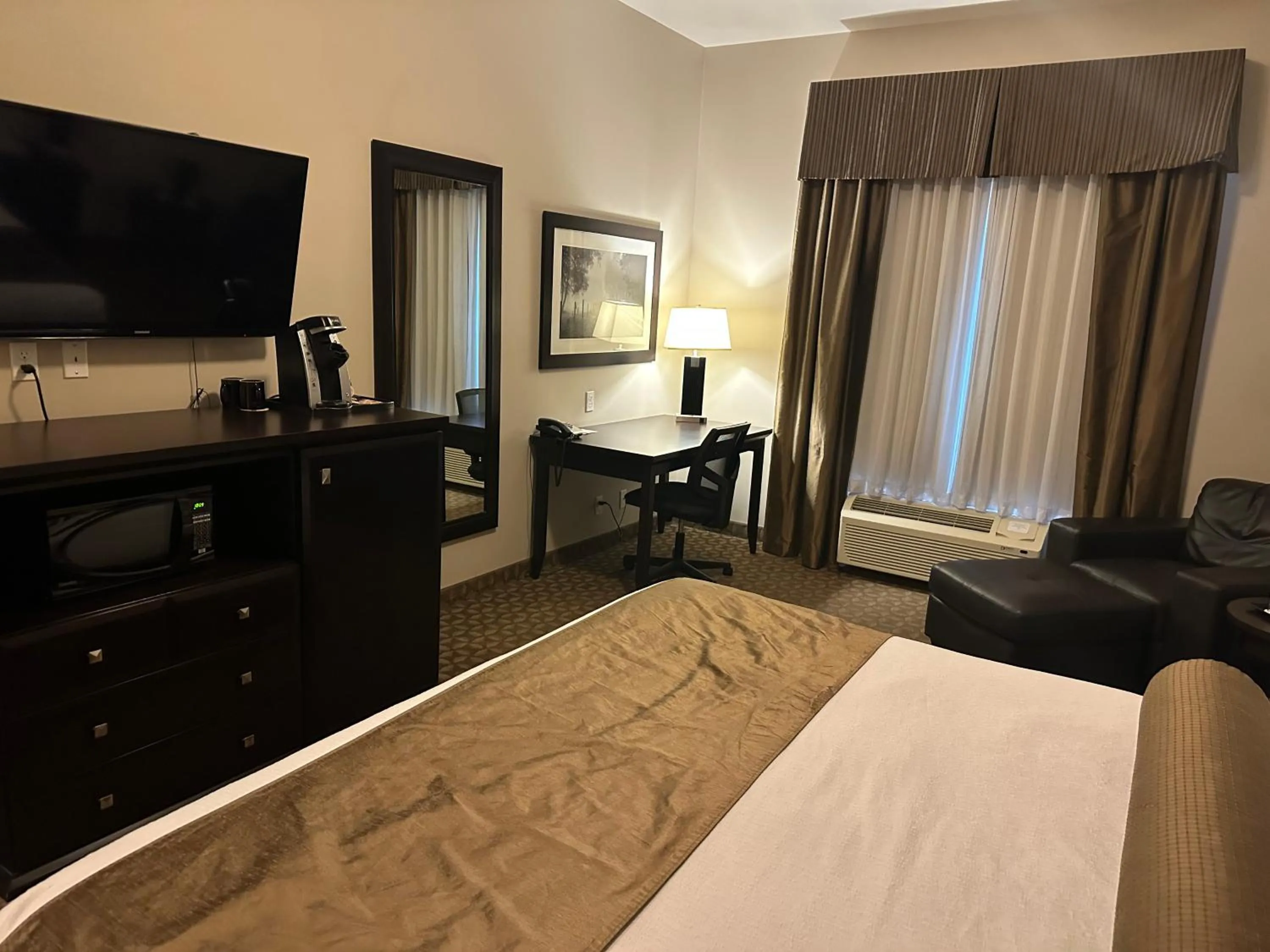 Bed in Kanata Whitecourt