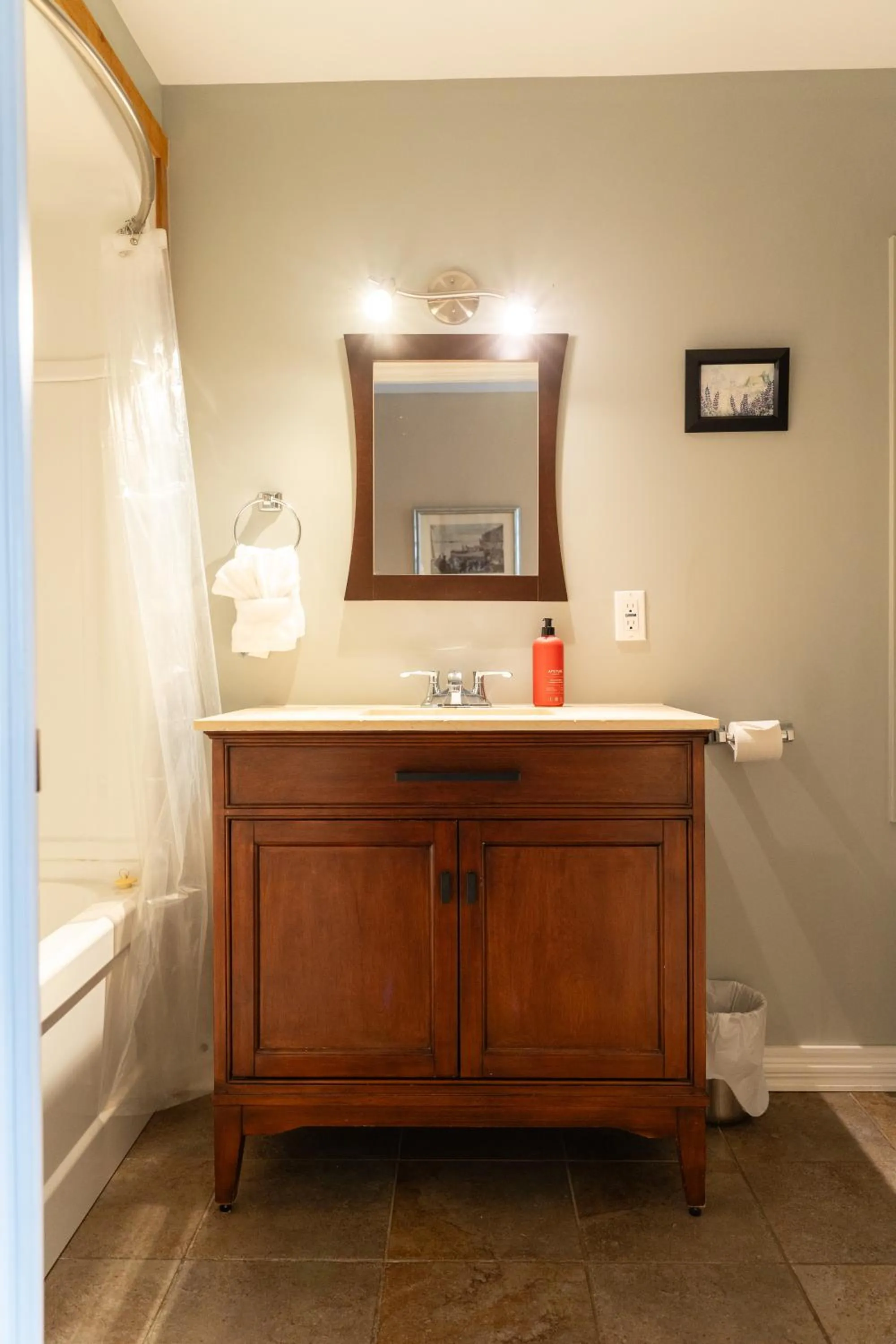 Bathroom in Albert's