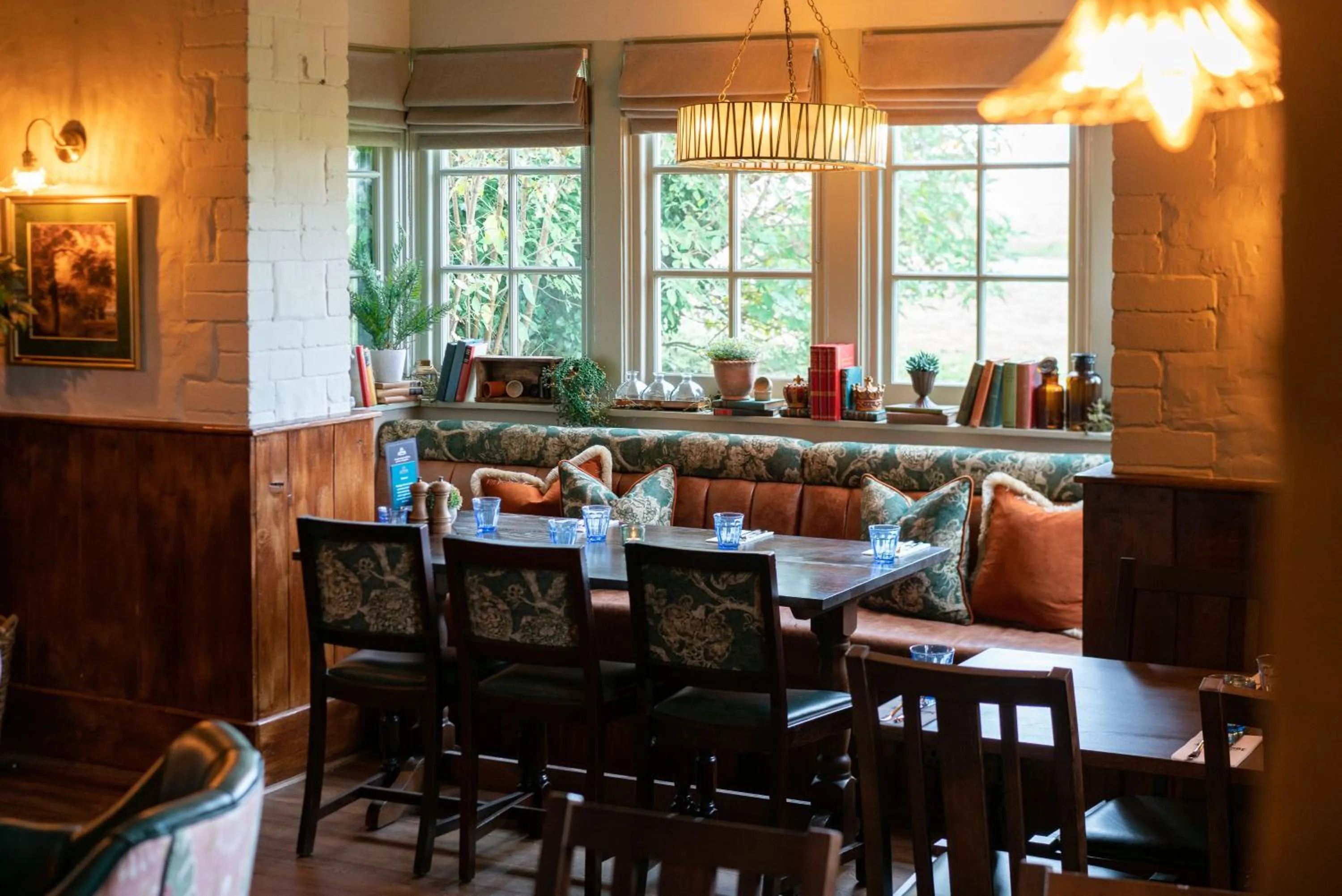 Dining area in Crown Inn at Tolldown