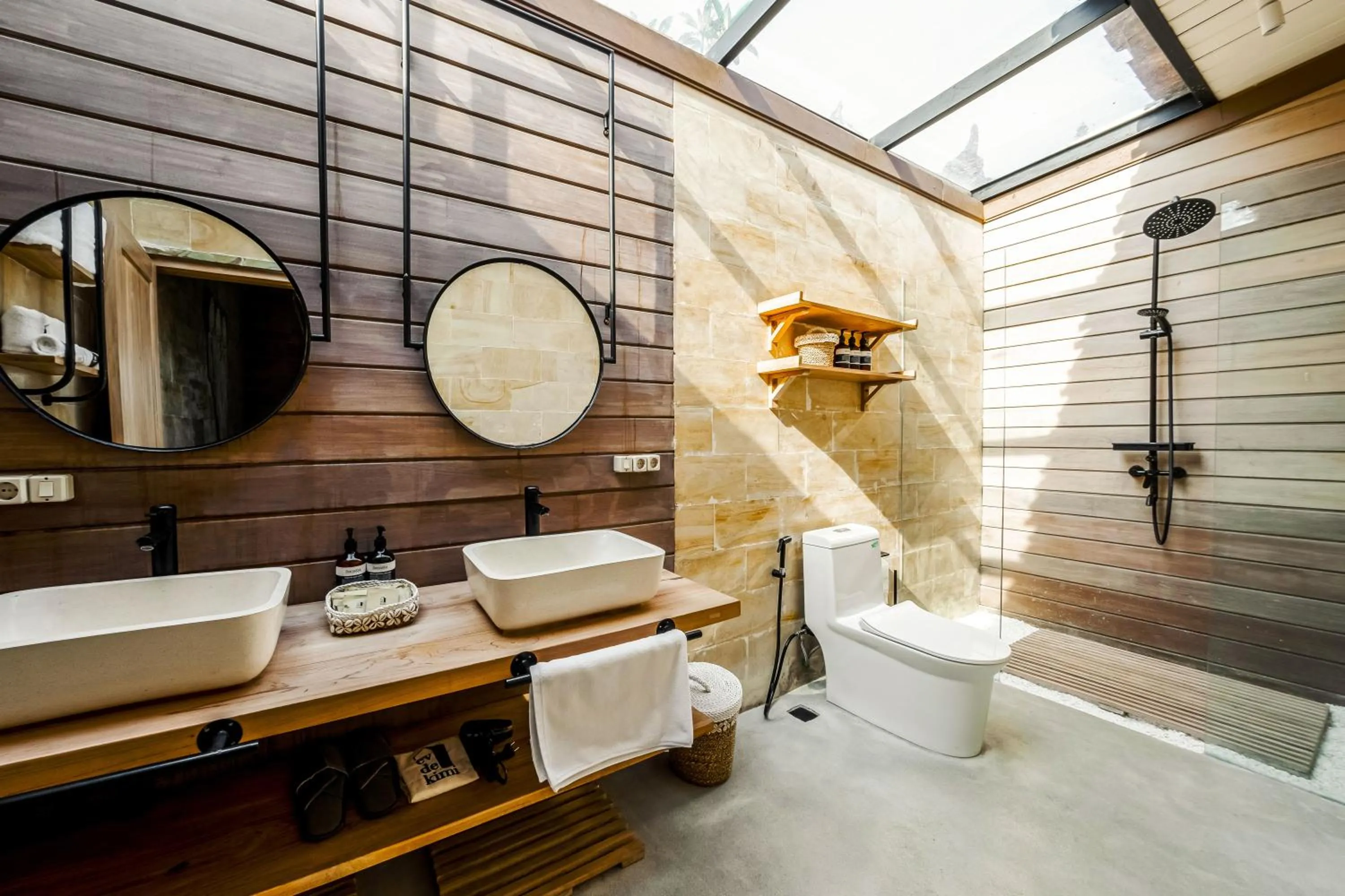 Shower in Nyaman Villas by EVDEkimi - Romantic escape among rice fields with Pool, Terrace - Long stay extras