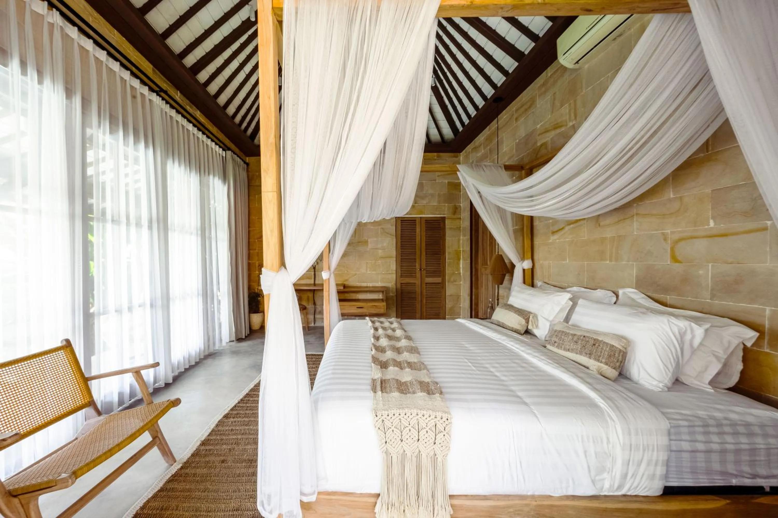 Bed in Nyaman Villas by EVDEkimi - Romantic escape among rice fields with Pool, Terrace - Long stay extras