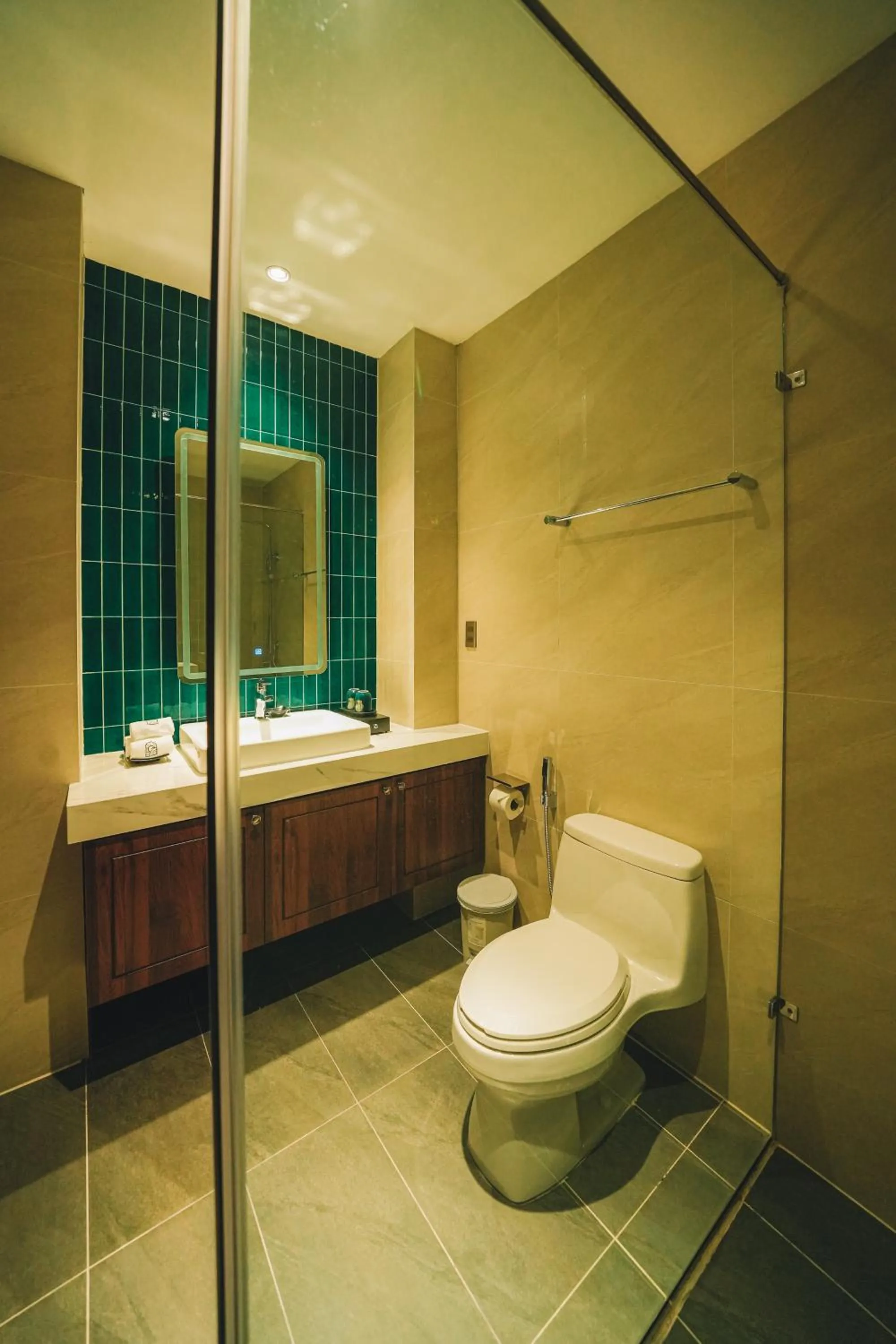 Shower in Goldient Boutique Hotel