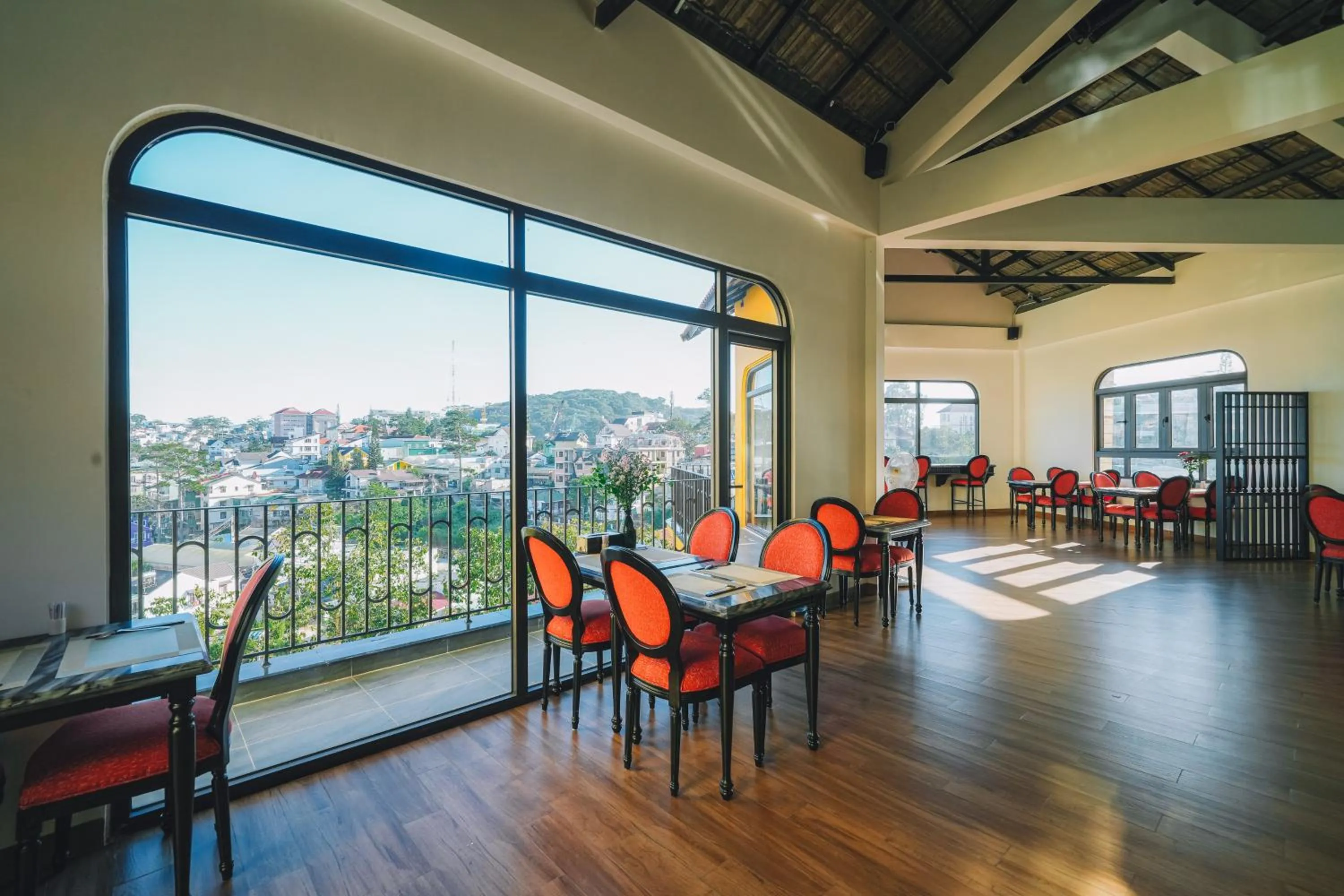 Restaurant/places to eat in Goldient Boutique Hotel