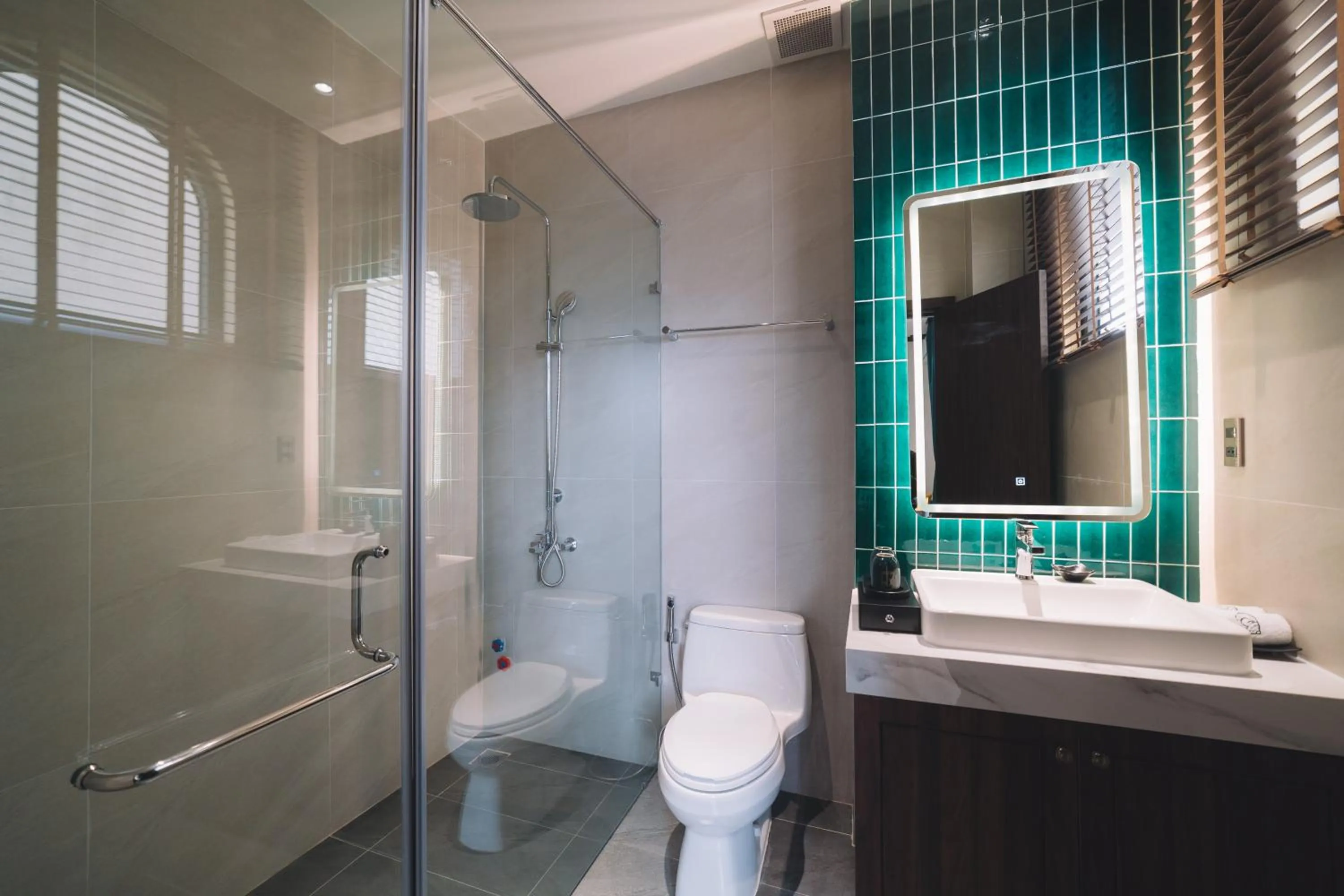 Toilet in Goldient Boutique Hotel