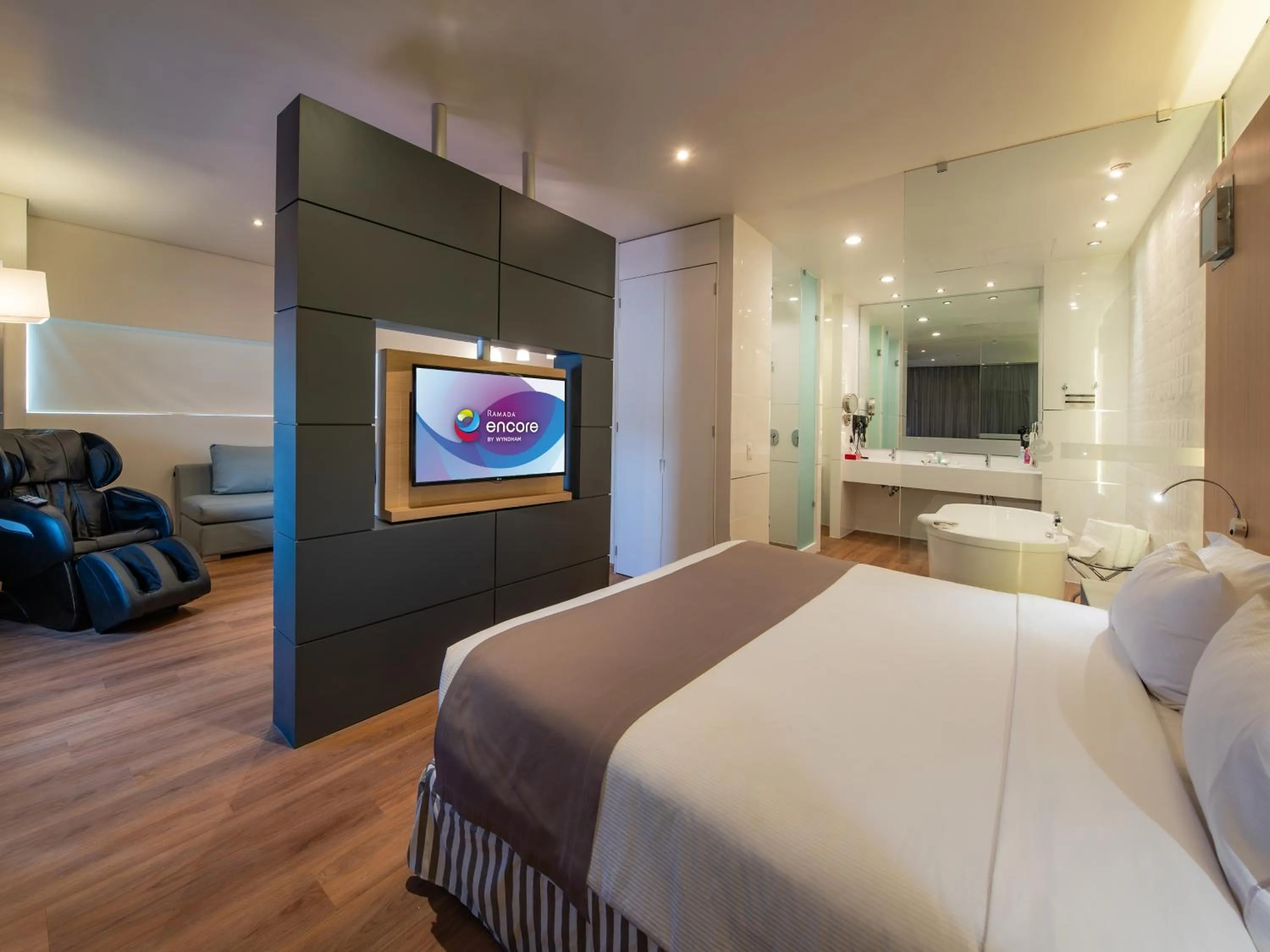 Bedroom, Bed in Ramada Encore by Wyndham Queretaro