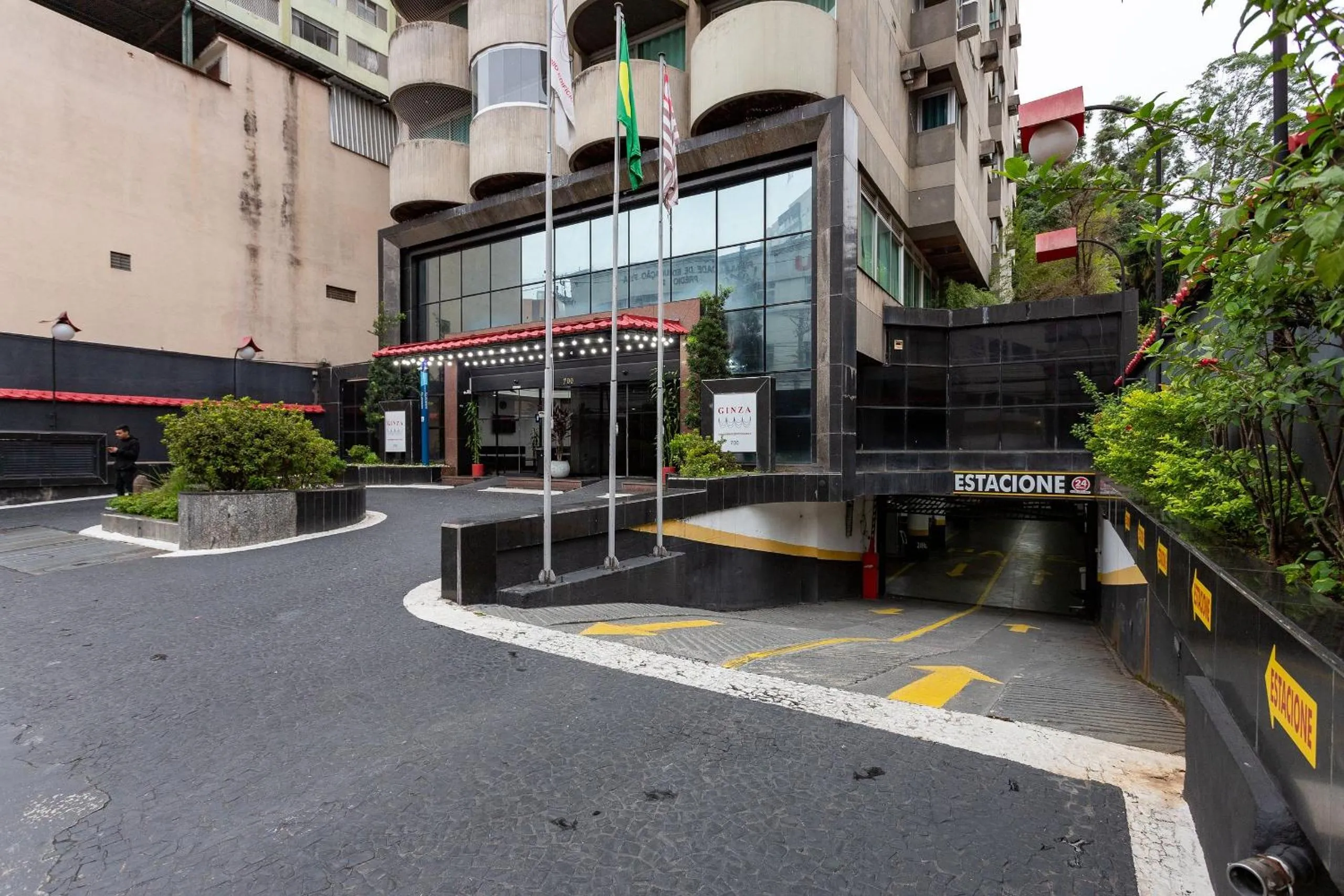 Impecável c/ Garagem prox metrô hospitais e mto +!