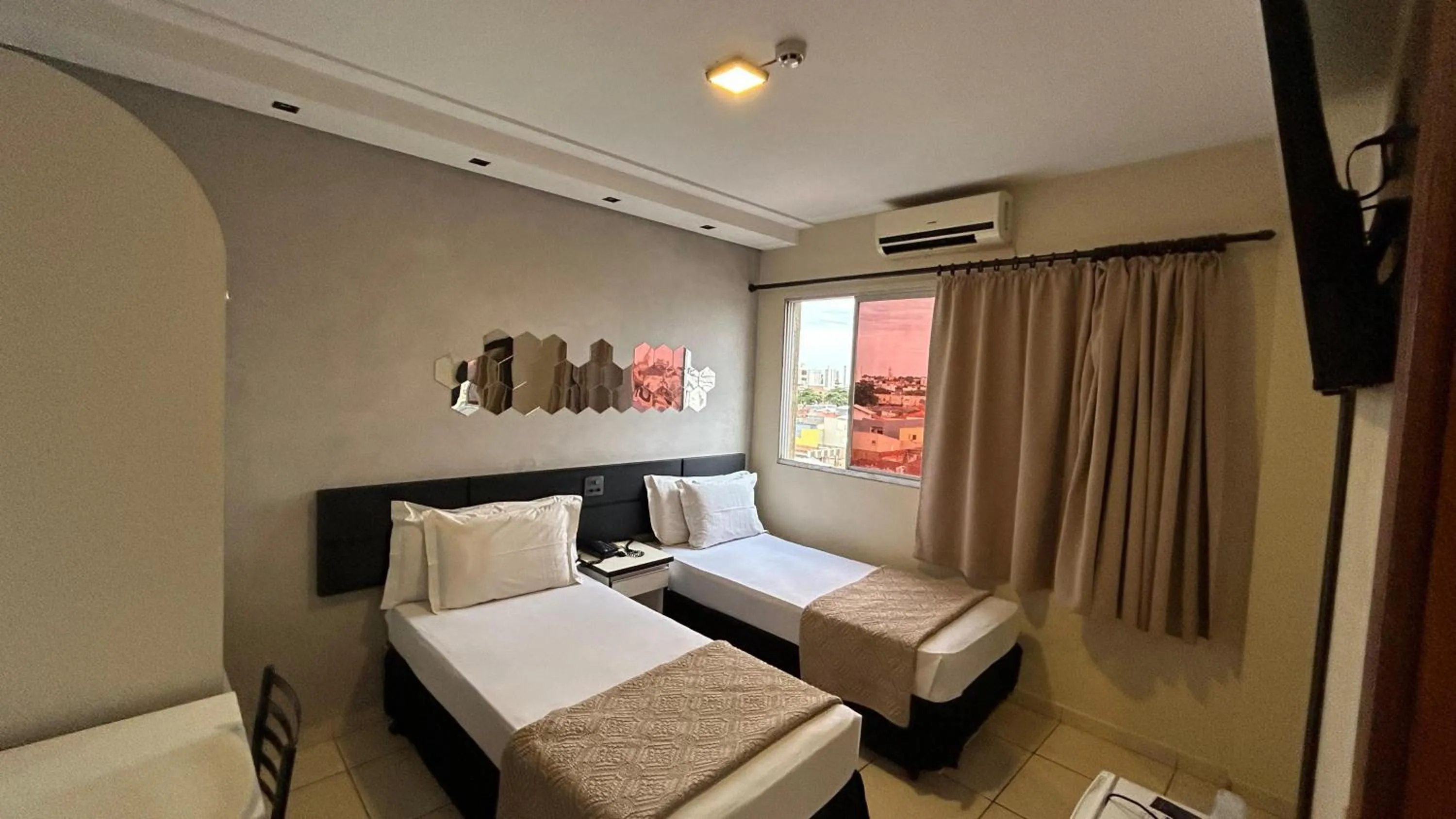 Bedroom, Bed in Havana Palace Hotel II