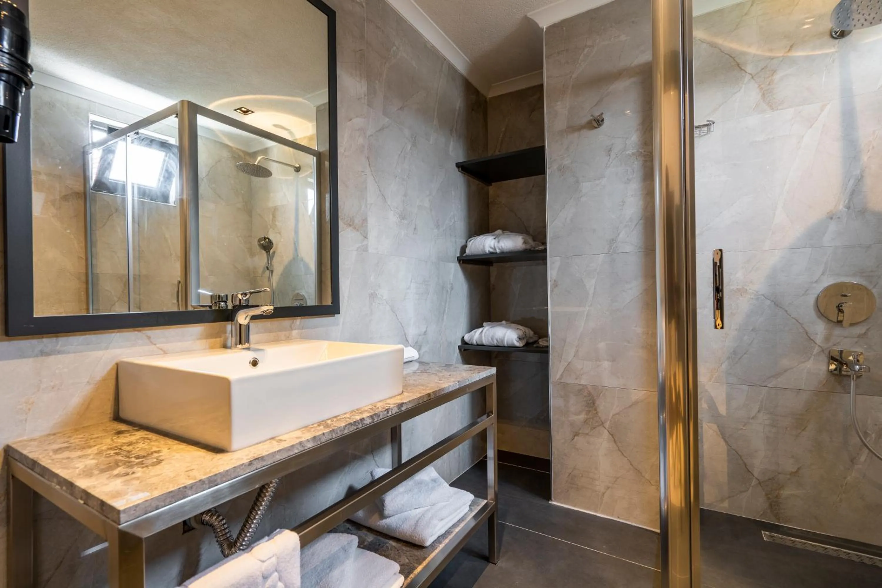 Shower in La Miel Şile