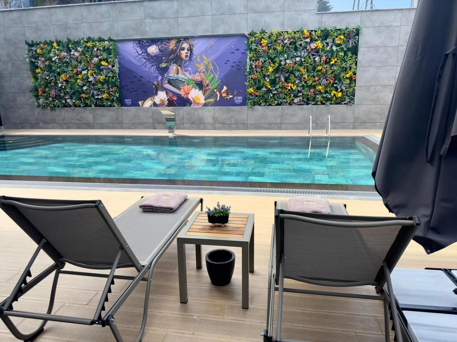 Pool view in La Miel Şile