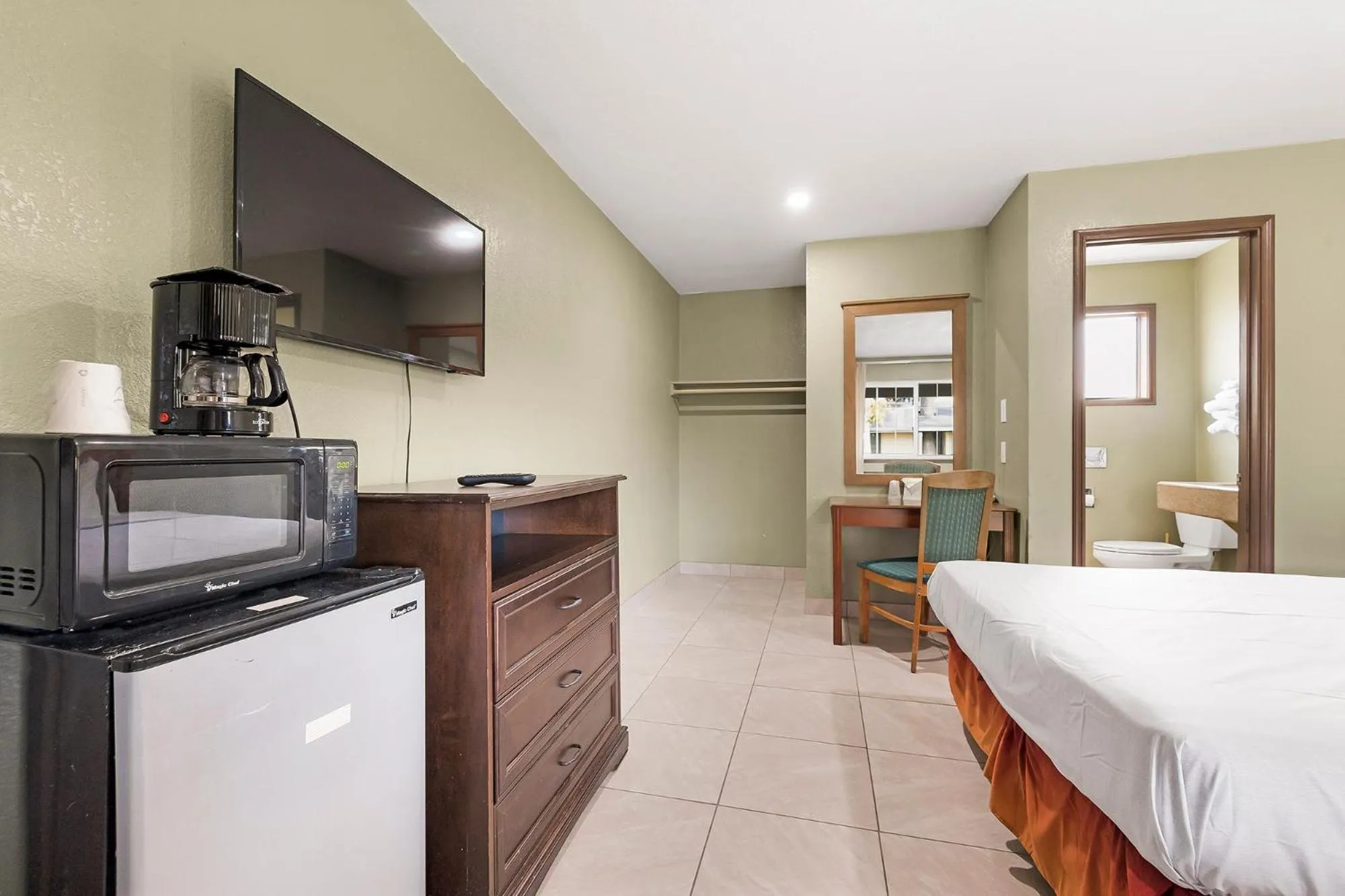 Bed in Safari Inn - Chico