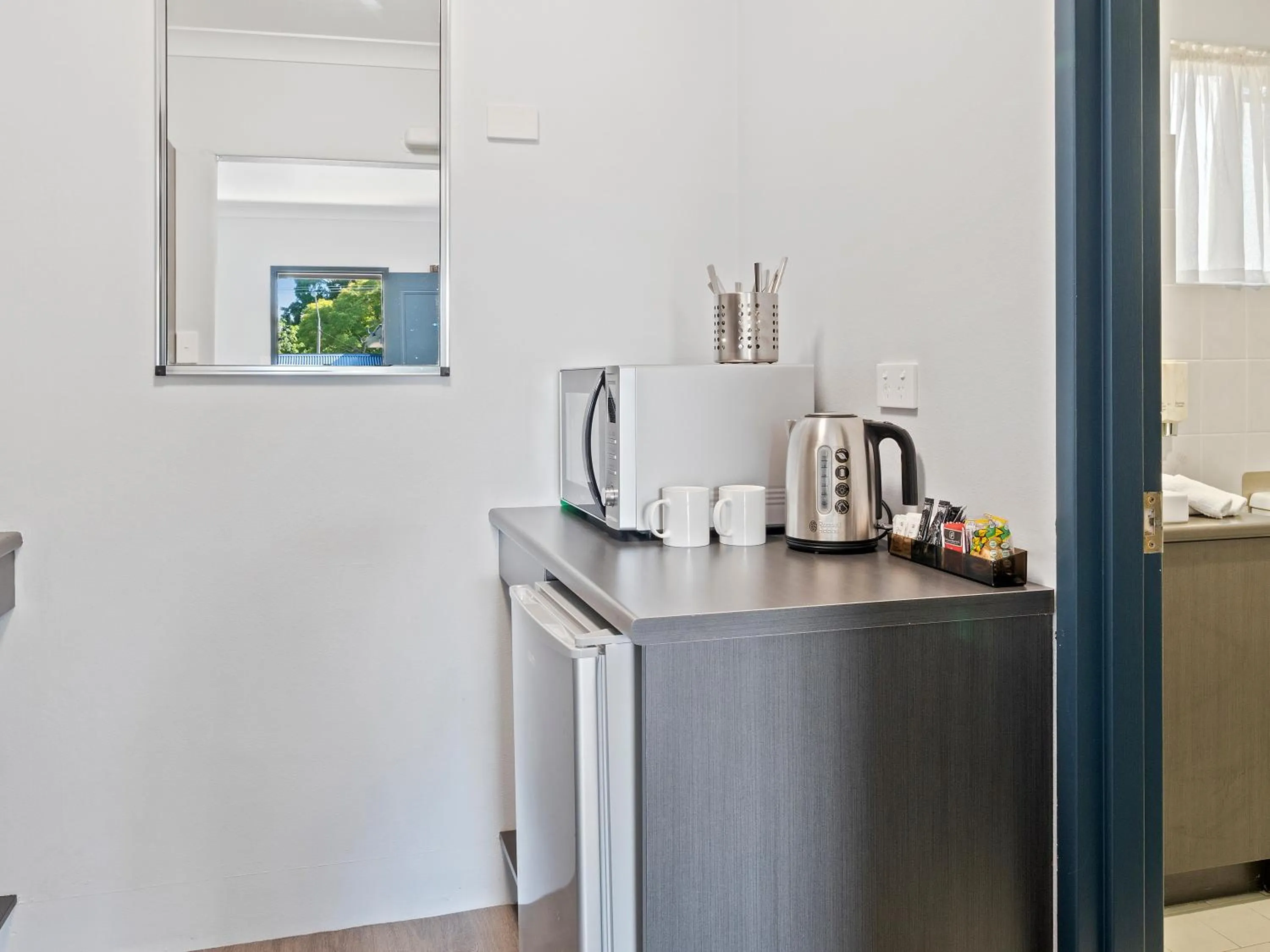 Coffee/tea facilities in Grafton Central Motel