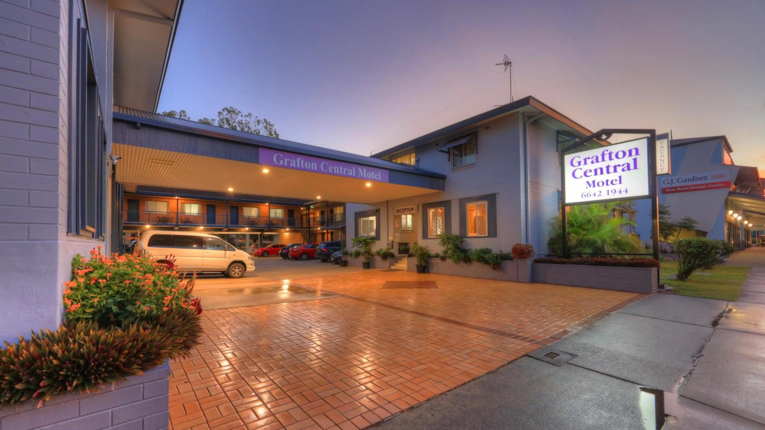 Property building in Grafton Central Motel