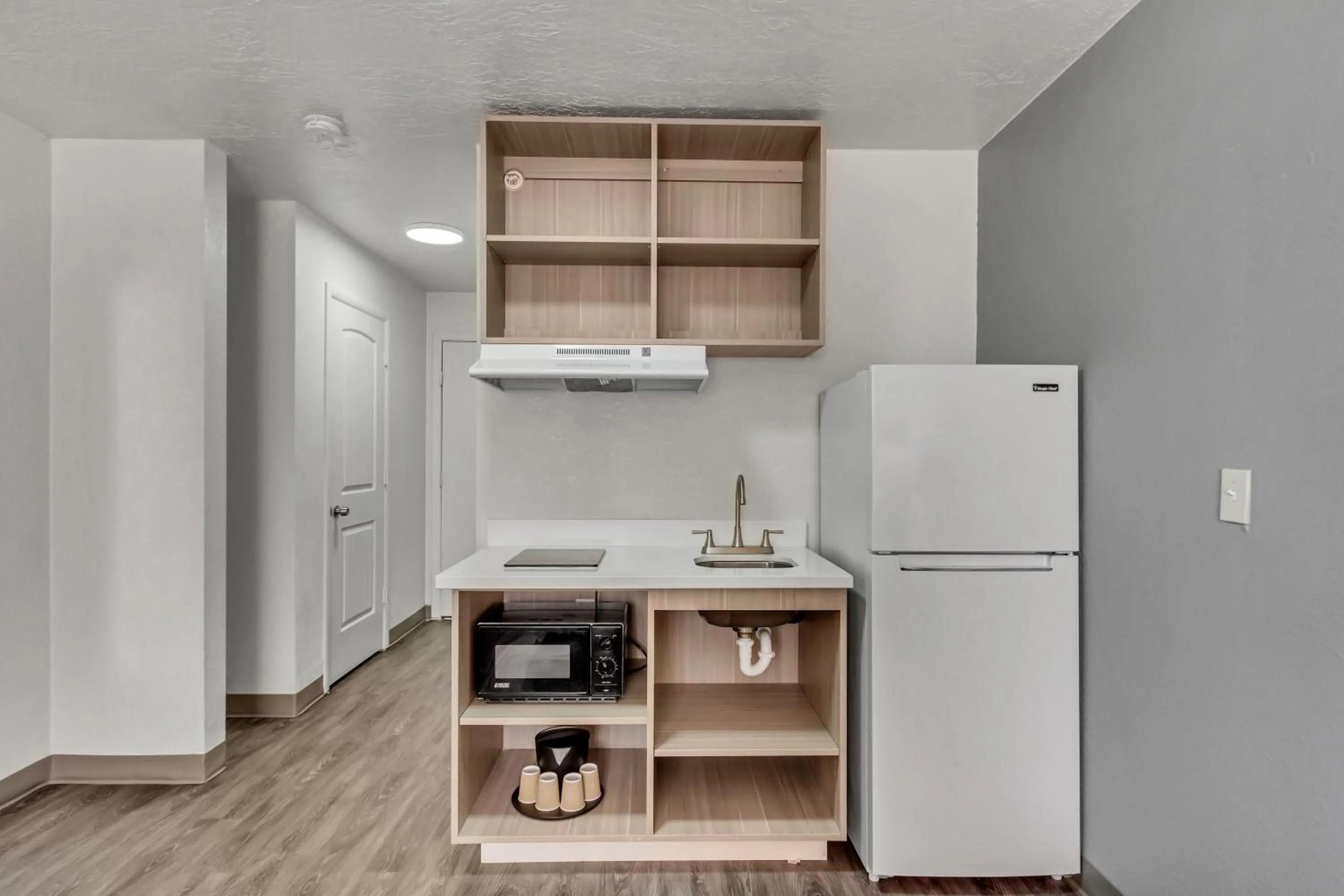 Kitchen or kitchenette in Suburban Studios Salt Lake City Airport