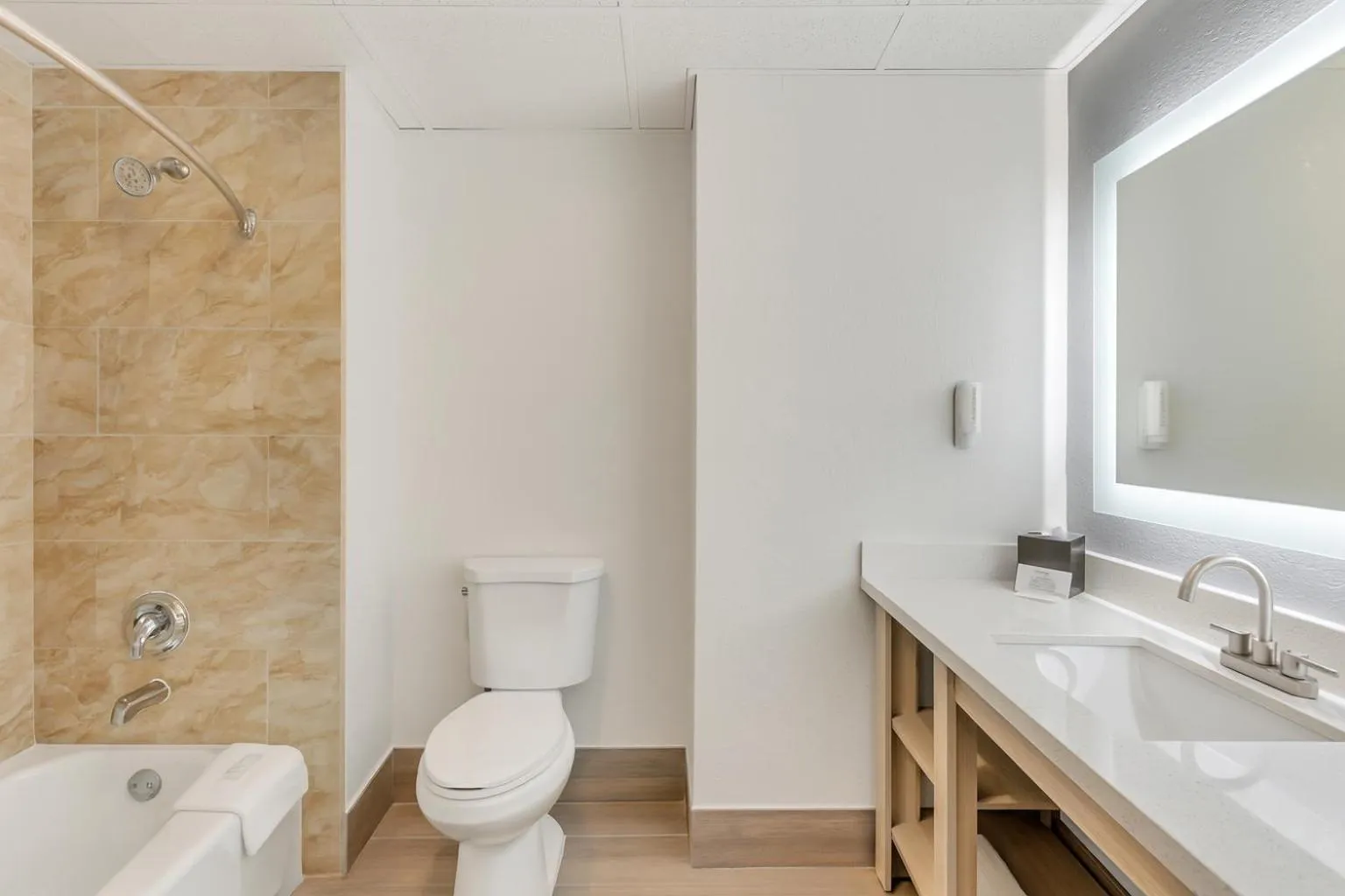 Bathroom in Suburban Studios Salt Lake City Airport