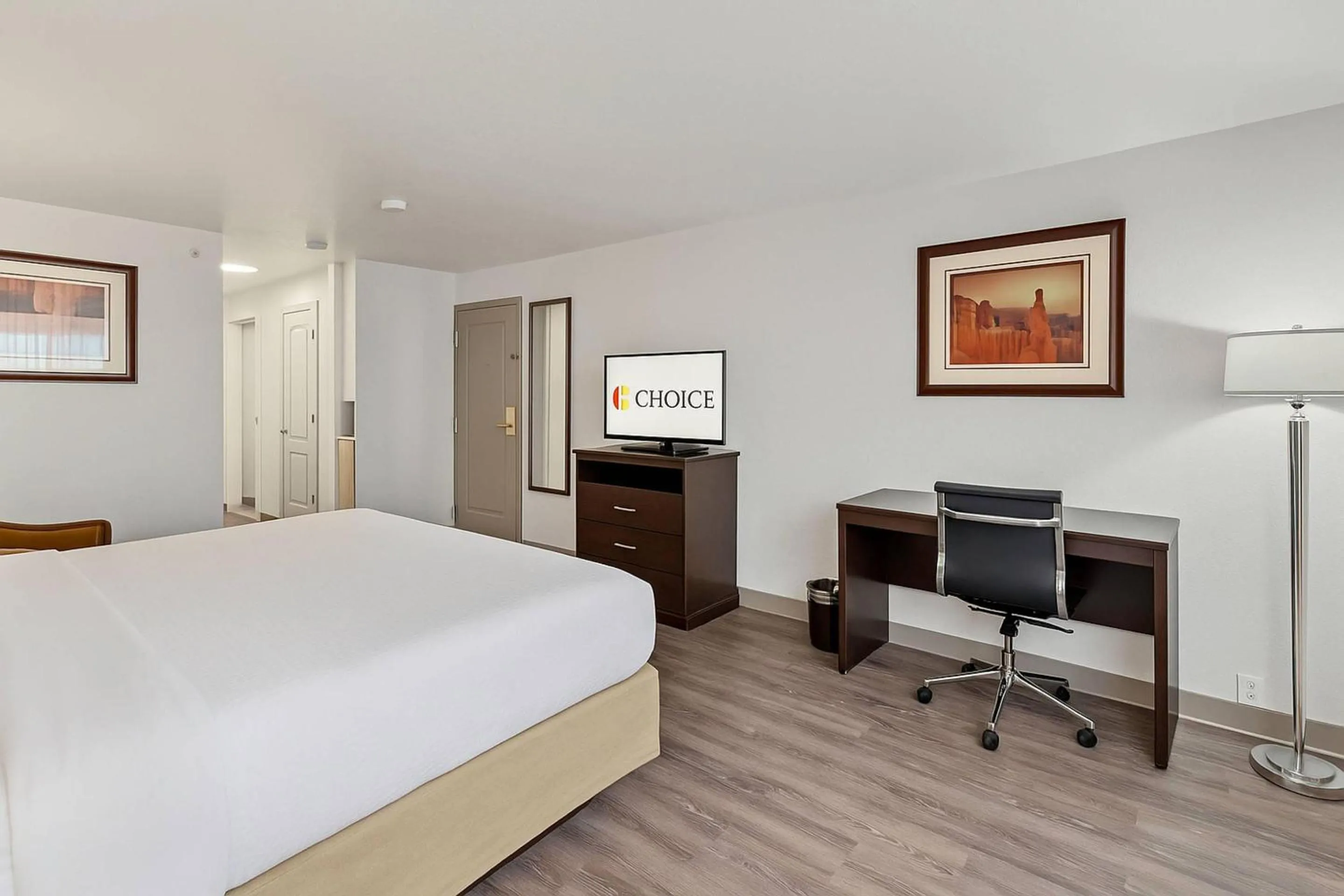 Bedroom, Bed in Suburban Studios Salt Lake City Airport