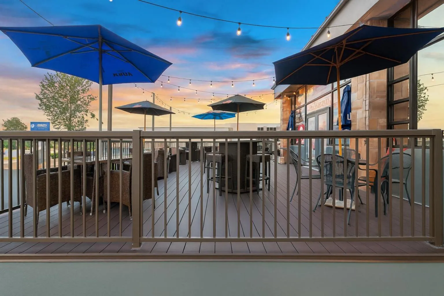 Restaurant/places to eat in Suburban Studios Salt Lake City Airport