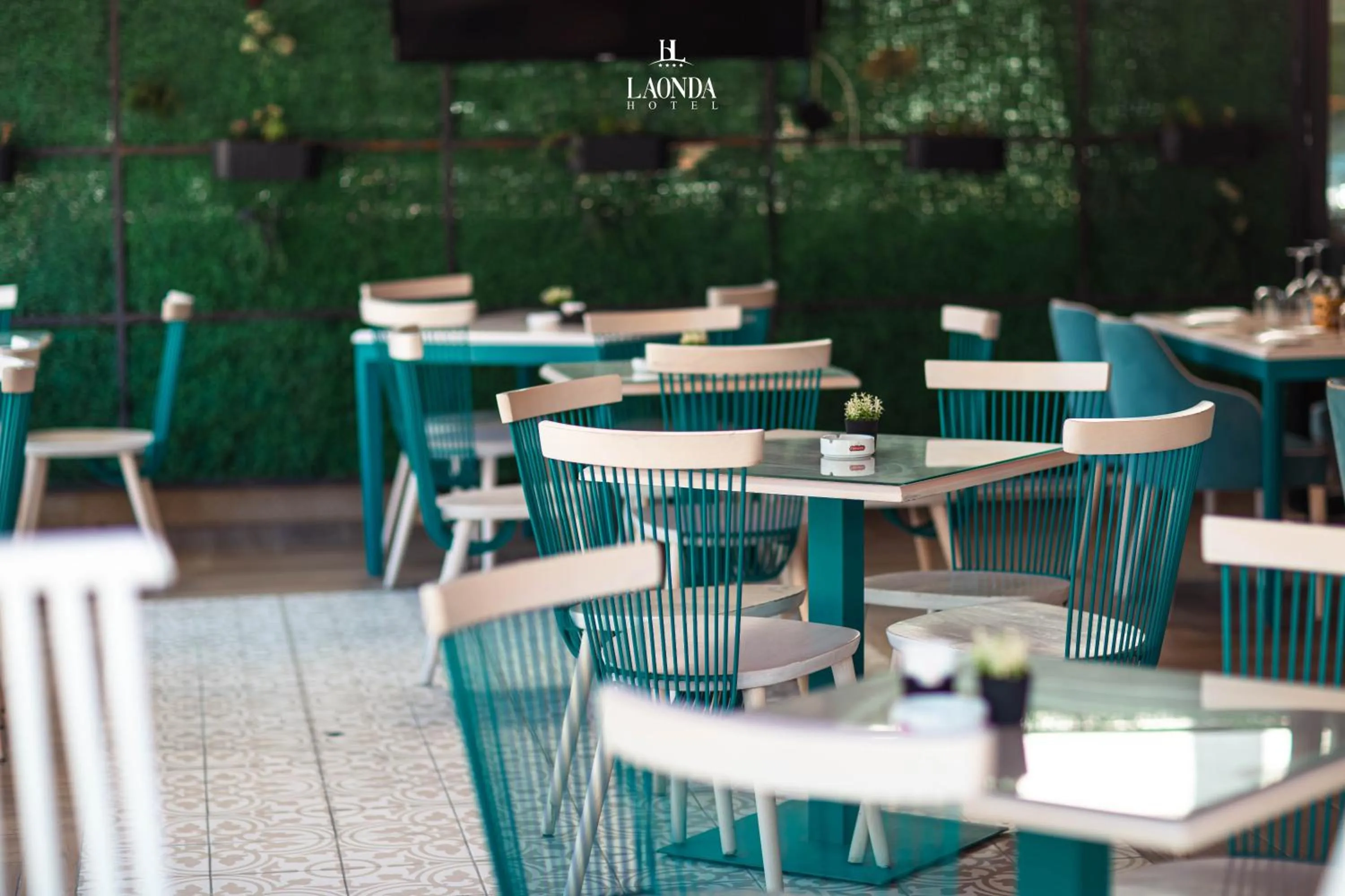 Lounge or bar in La Onda Hotel Durres