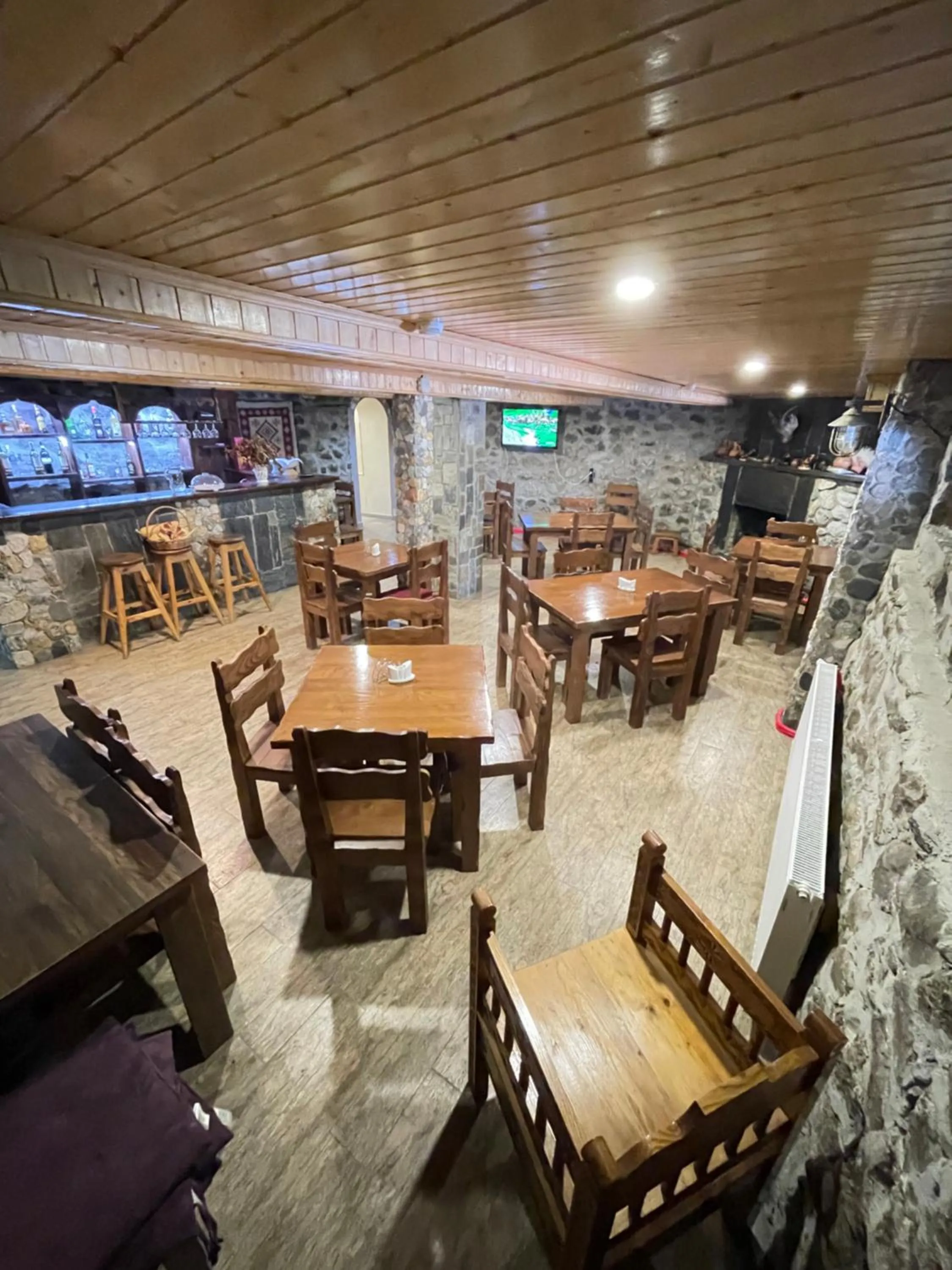 Restaurant/places to eat in Hotel Elite House