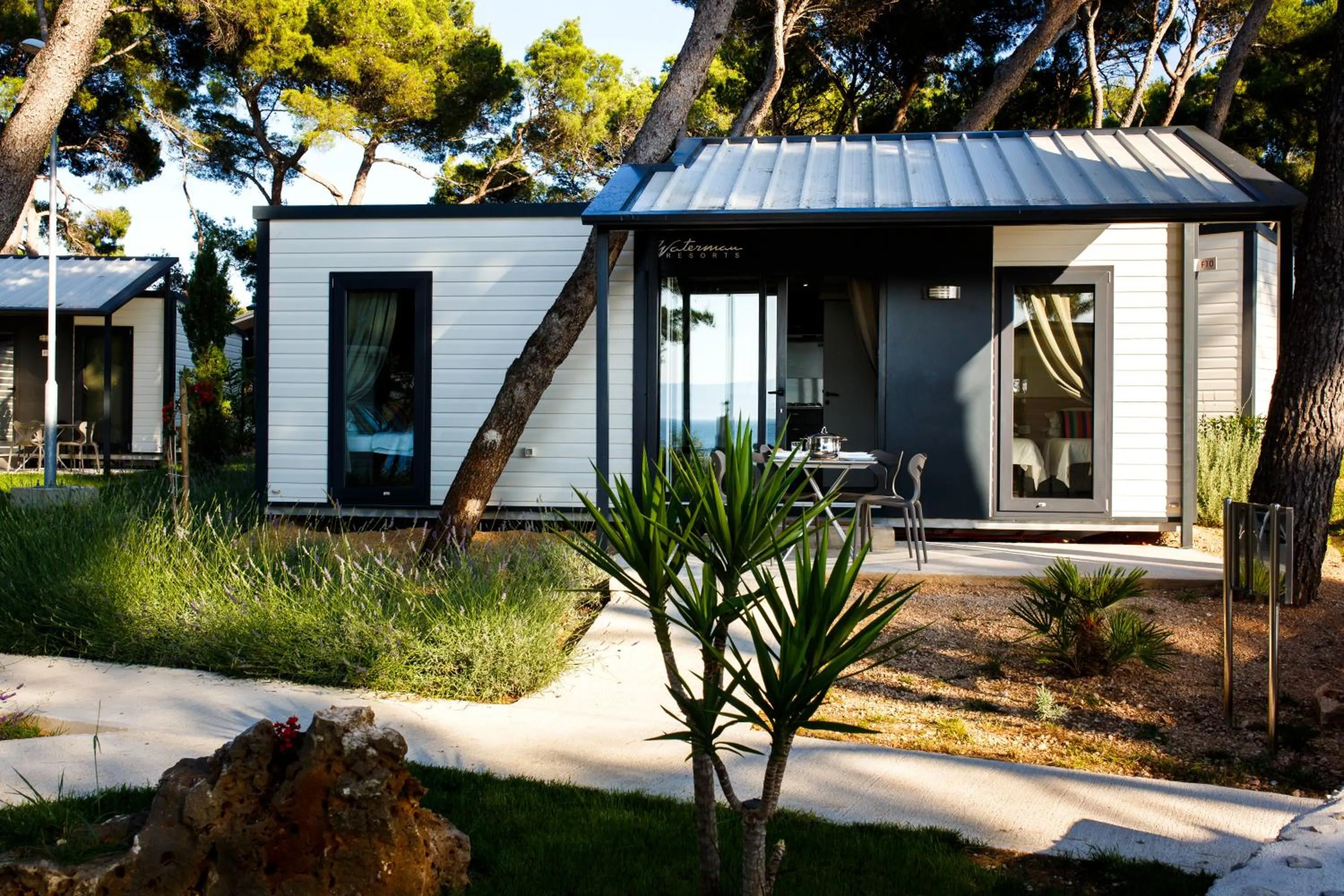 Photo of the whole room in Waterman Beach Village