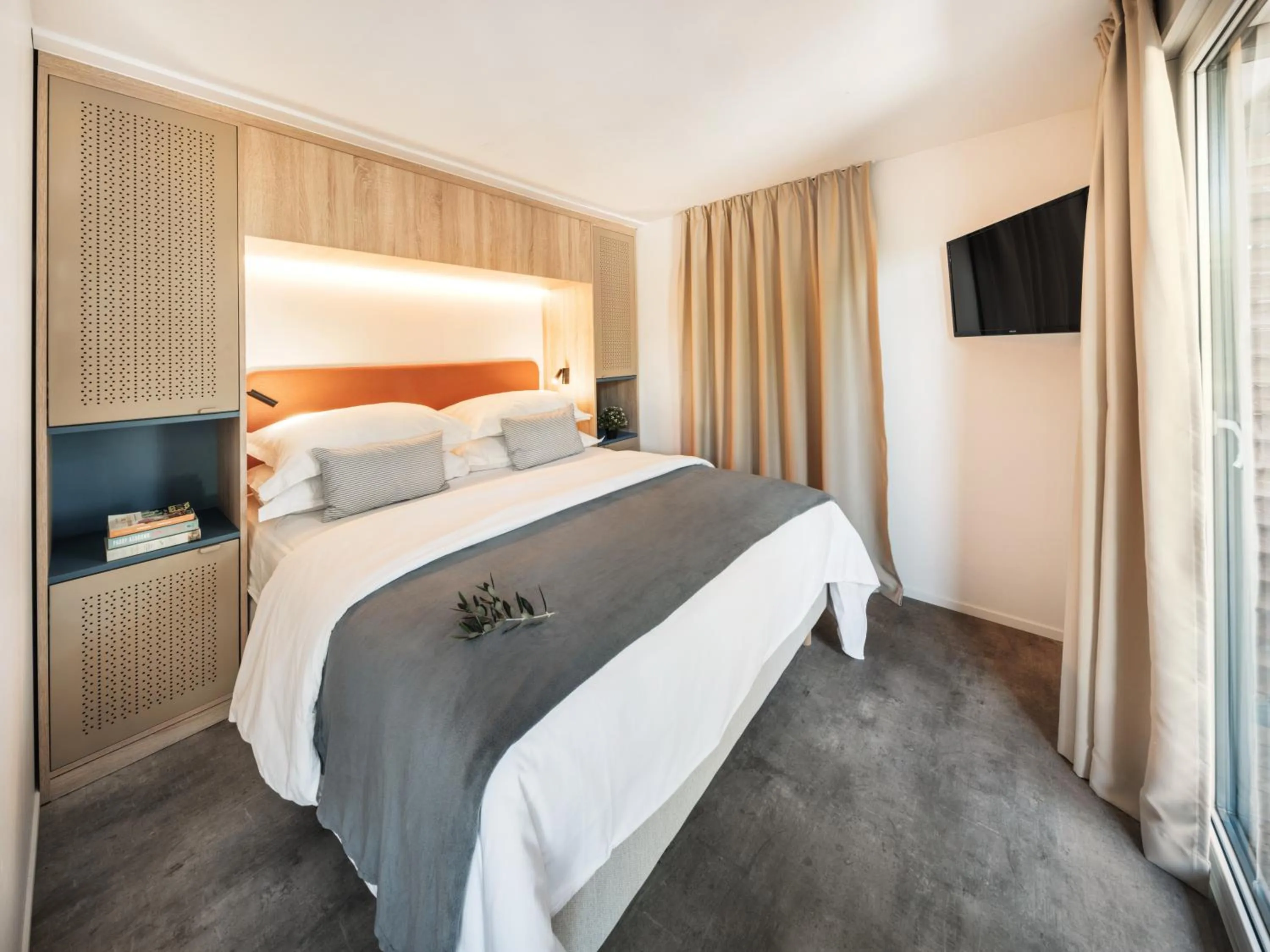 Bedroom, Bed in Waterman Beach Village