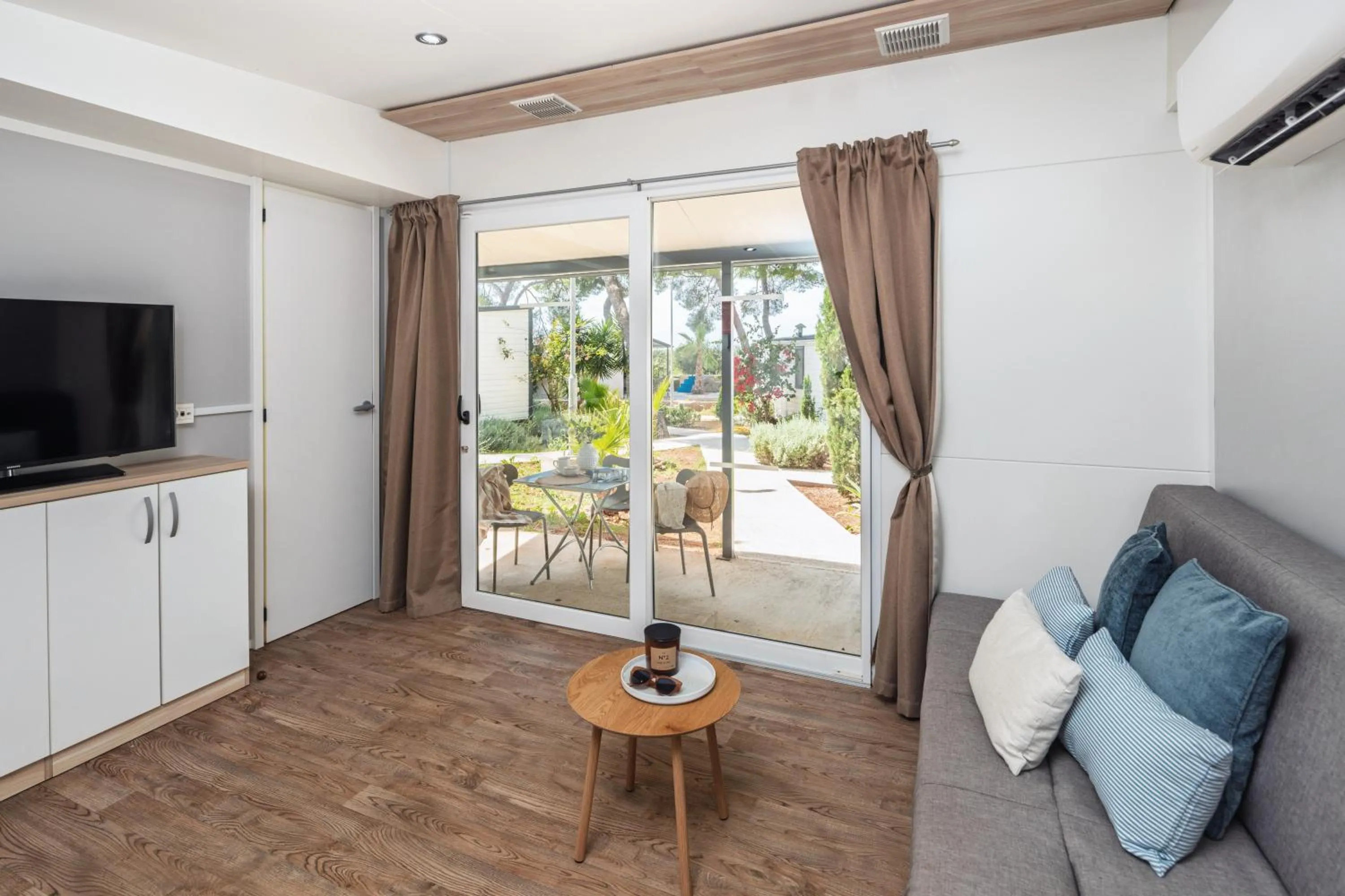 Living room in Waterman Beach Village