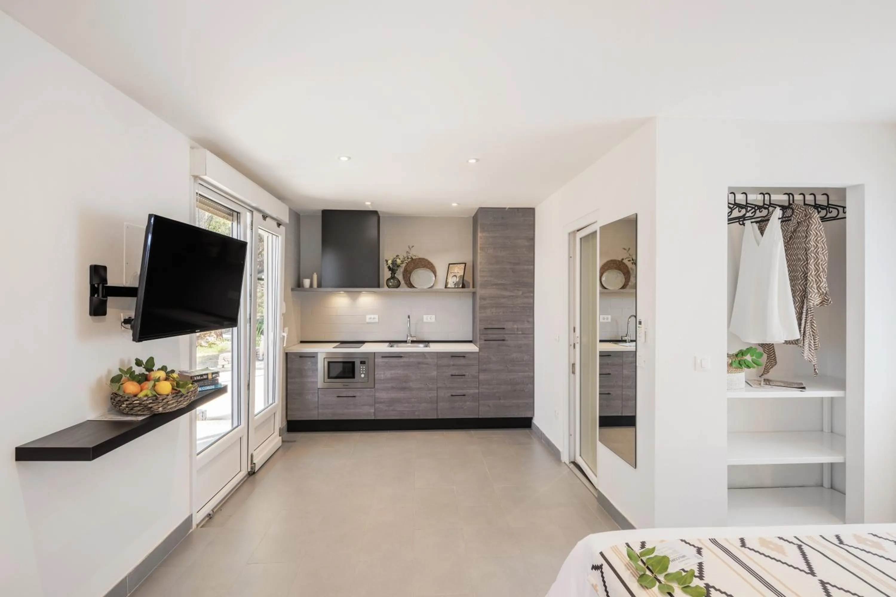 Kitchen or kitchenette, Bed in Waterman Beach Village