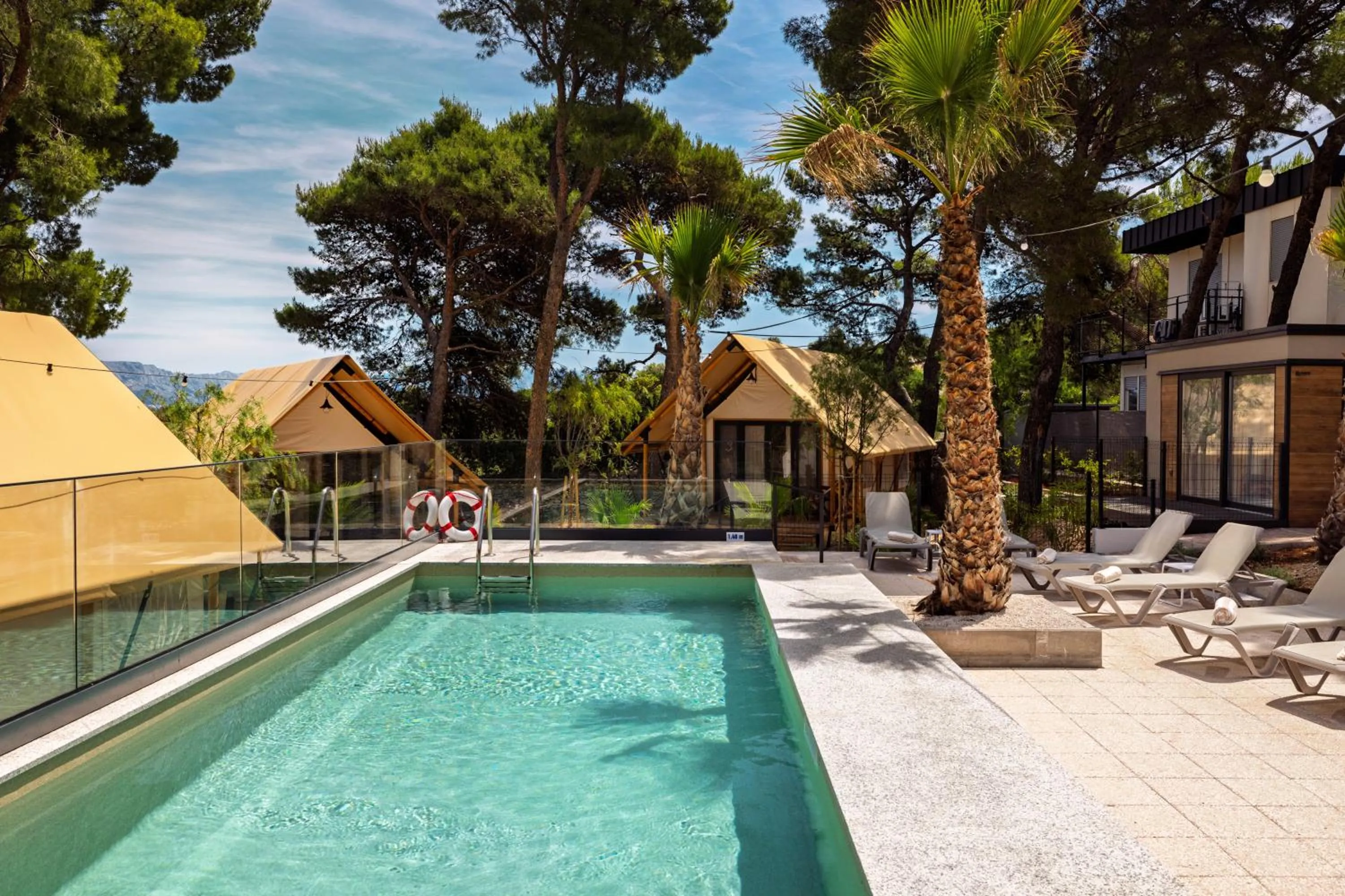 Swimming pool in Waterman Beach Village