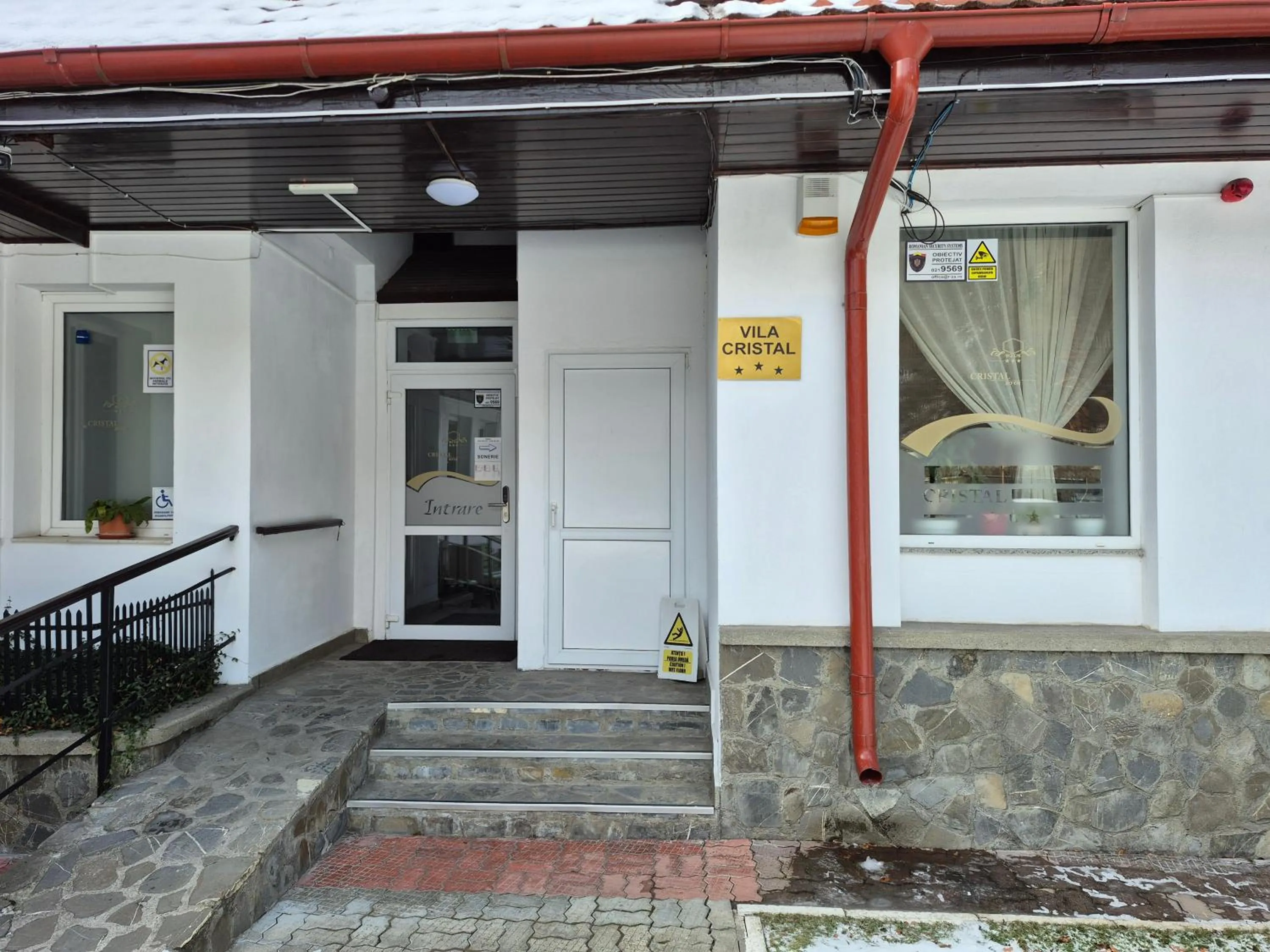 Facade/entrance in Cristal Sinaia