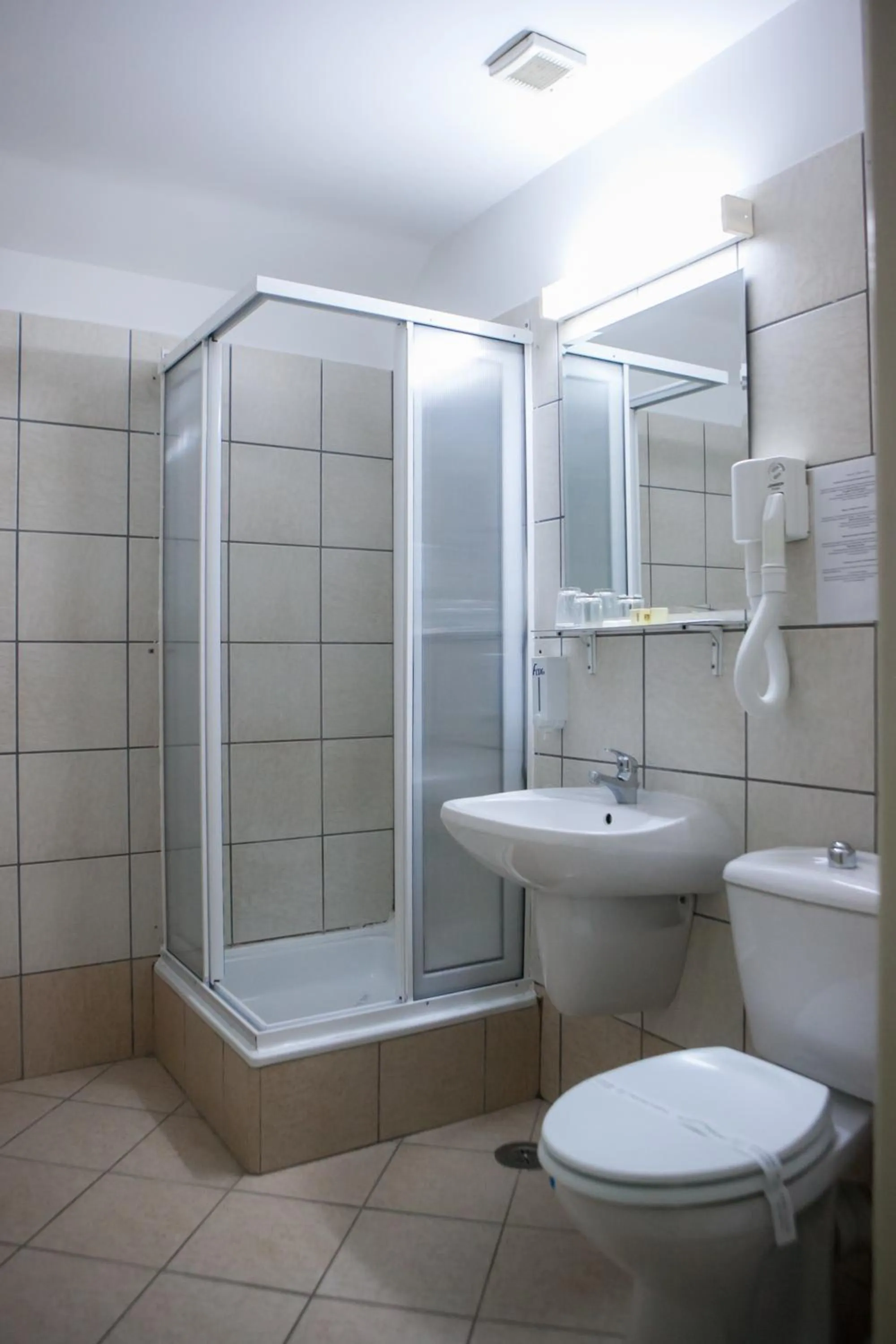 Shower in Cristal Sinaia